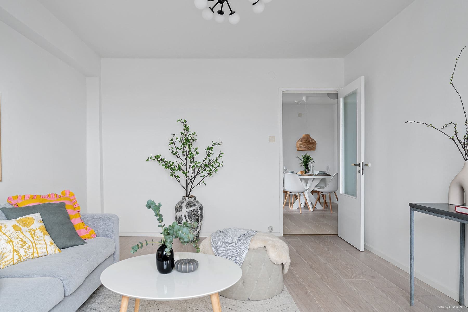 Här finns plats för såväl soffa som tv enkelt