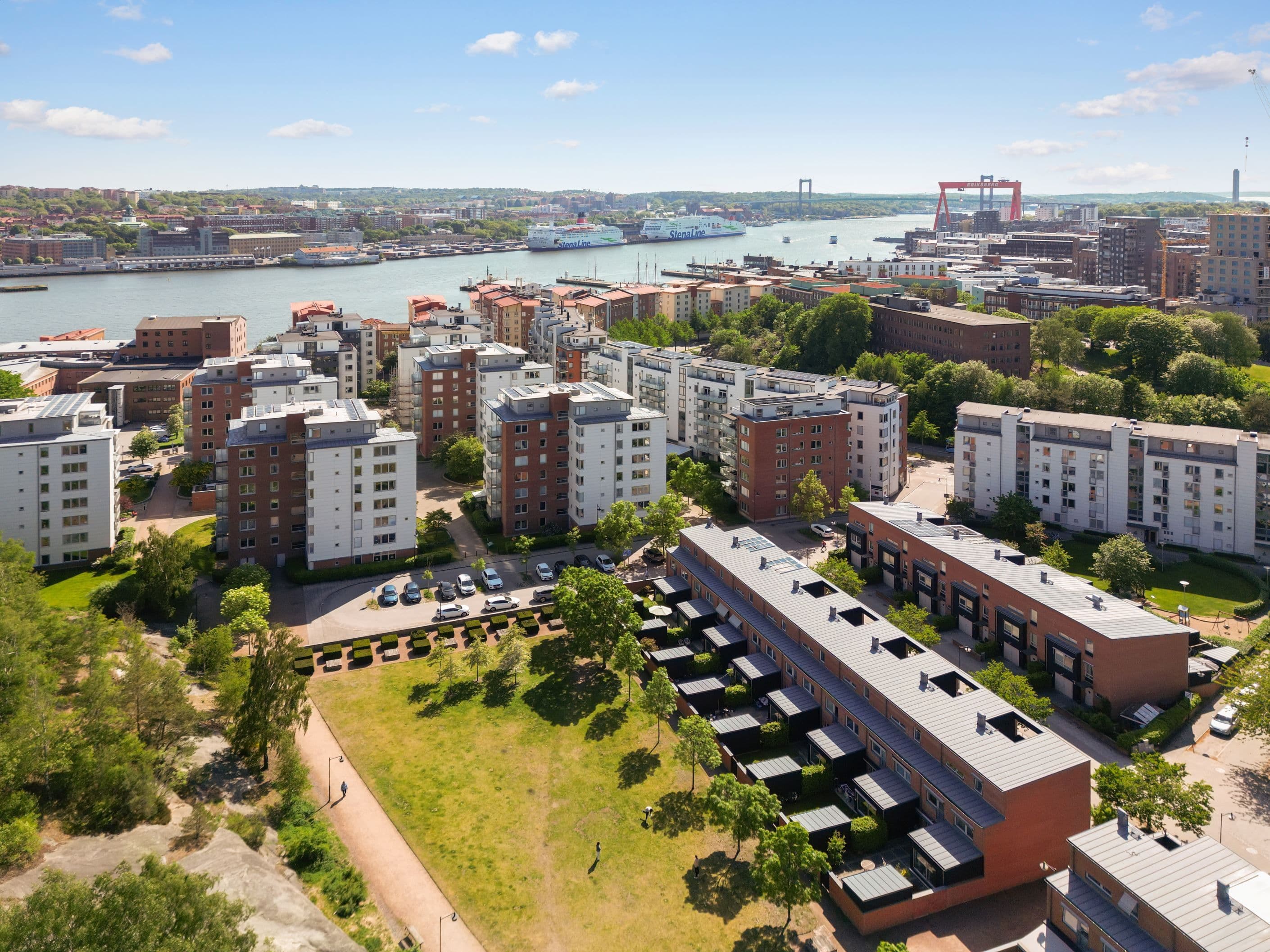 Nummer 15 ligger klockrent med parken och Sörhallsberget som granne