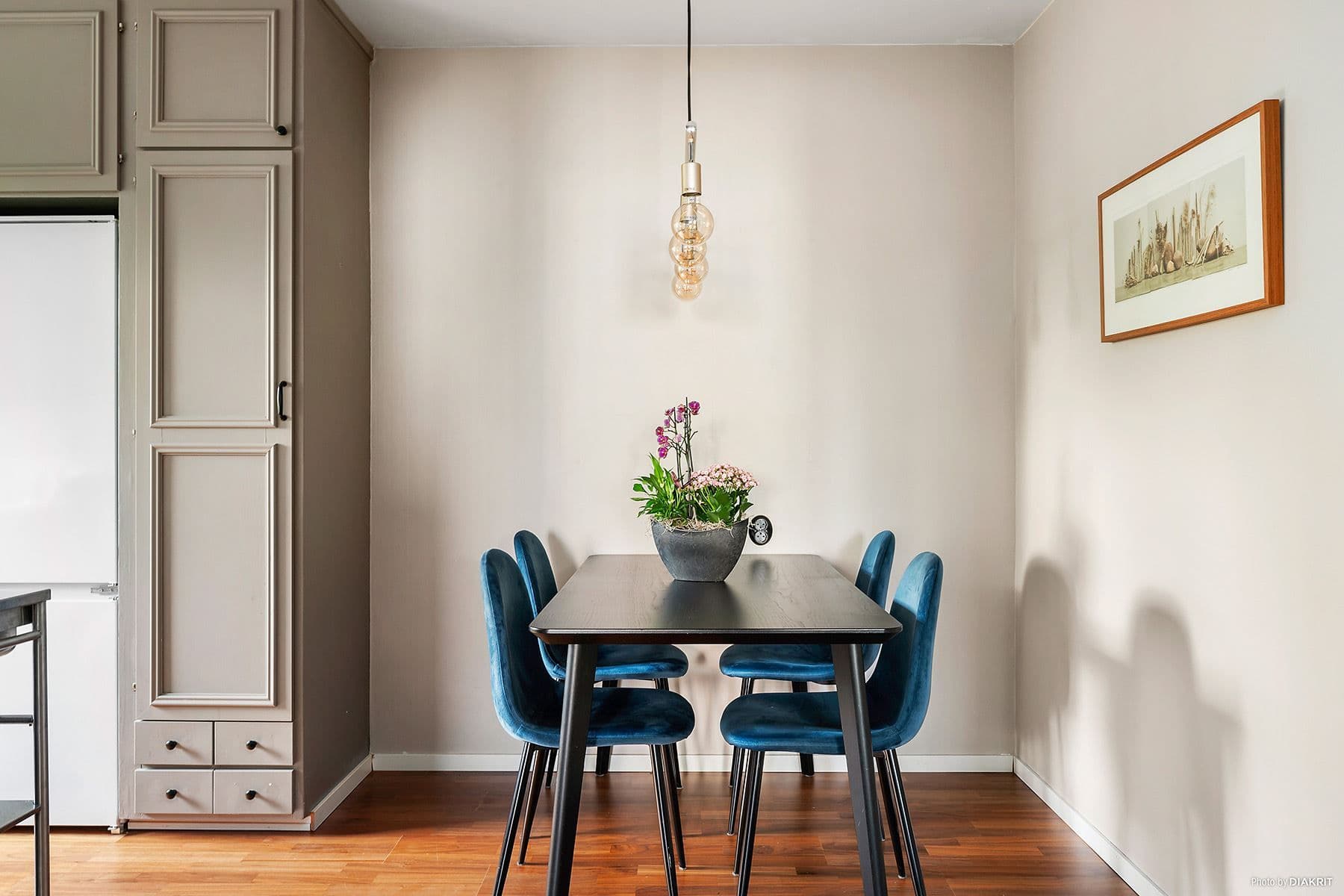 Plats för matplats intill köket
