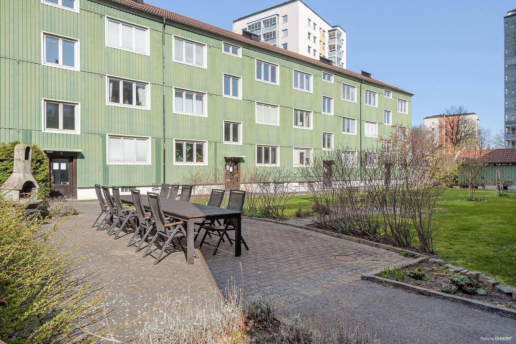 Stor grillplats där de stora sällskapen kan samlas till sommarens grillmiddagar!