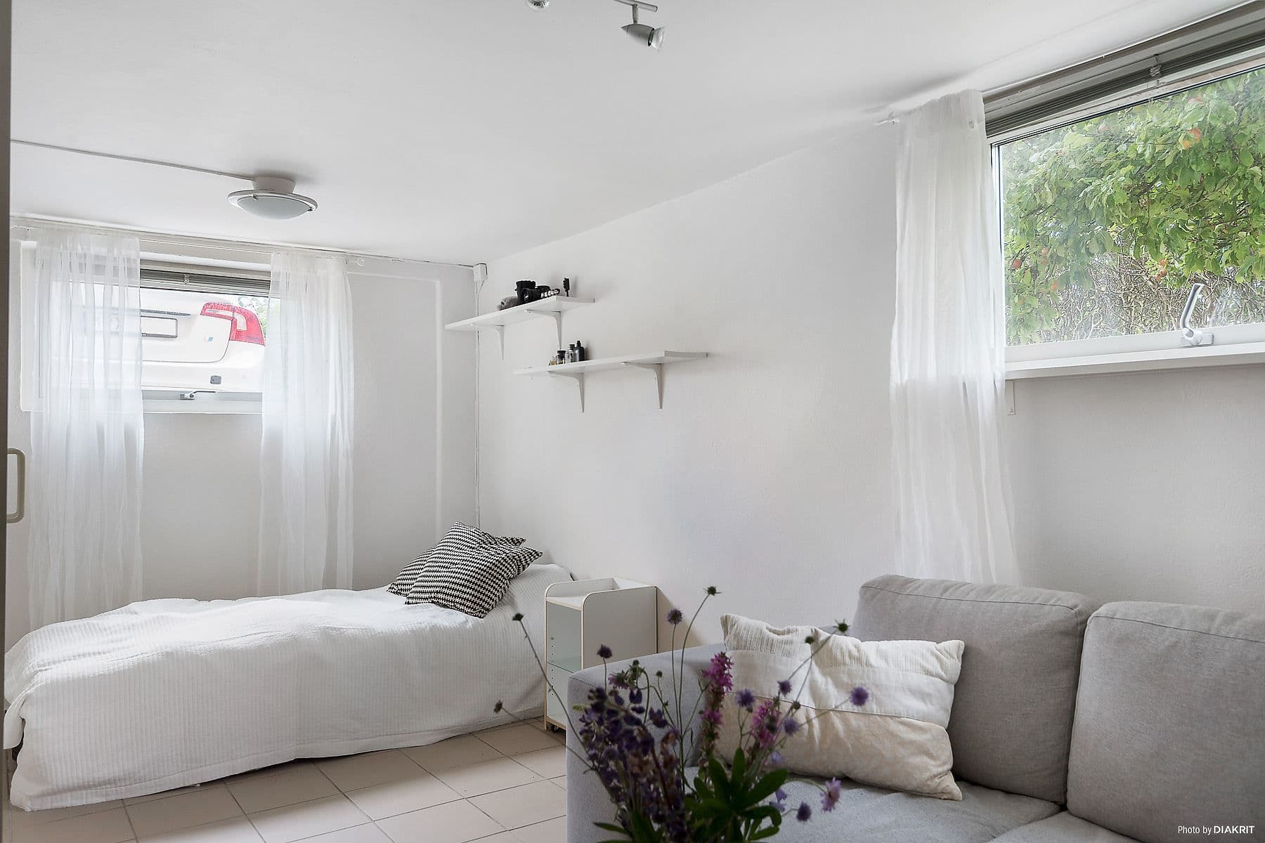 Plats för soffa och säng enkelt