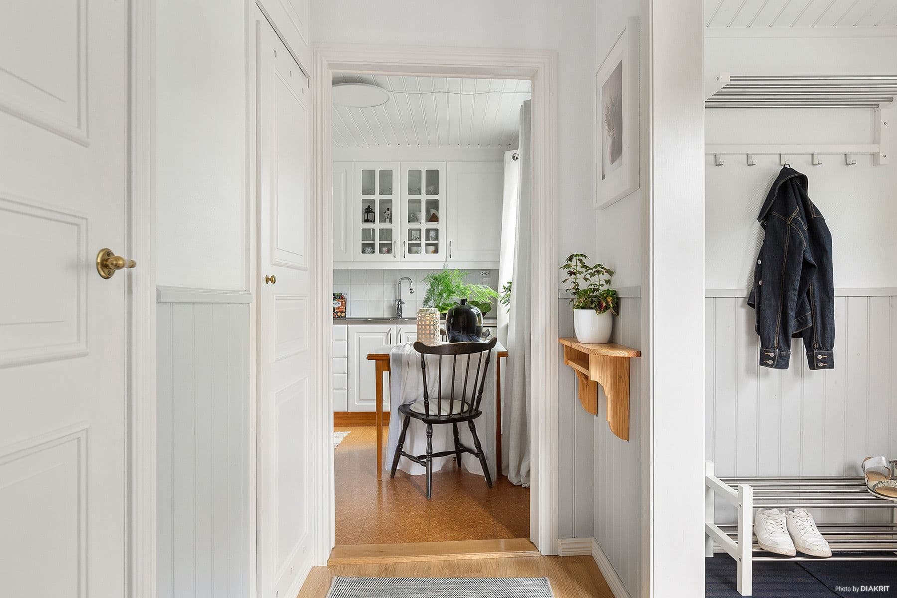 Hall med avhängning och förvaring