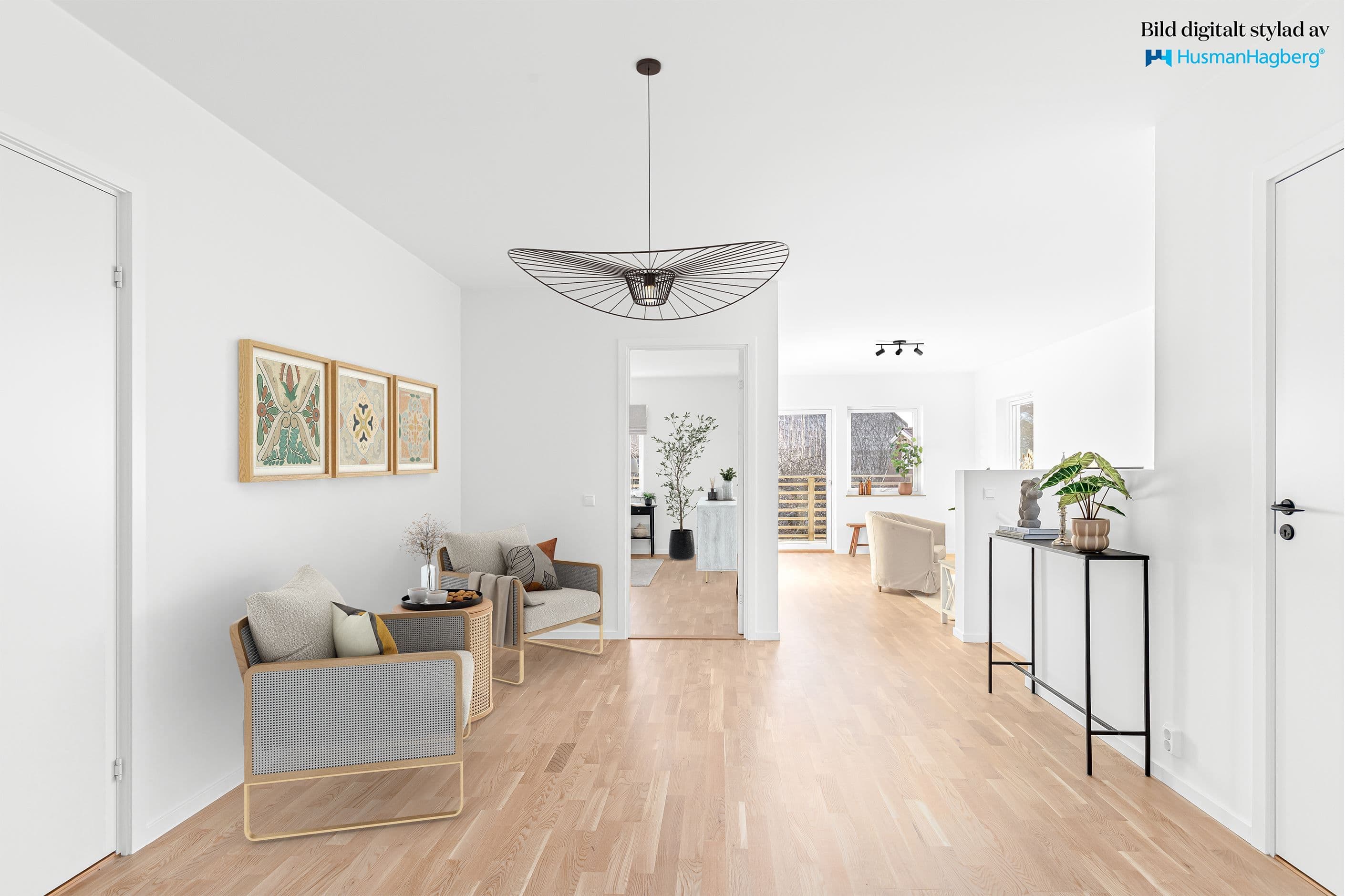 Möblerbar hall på övre plan