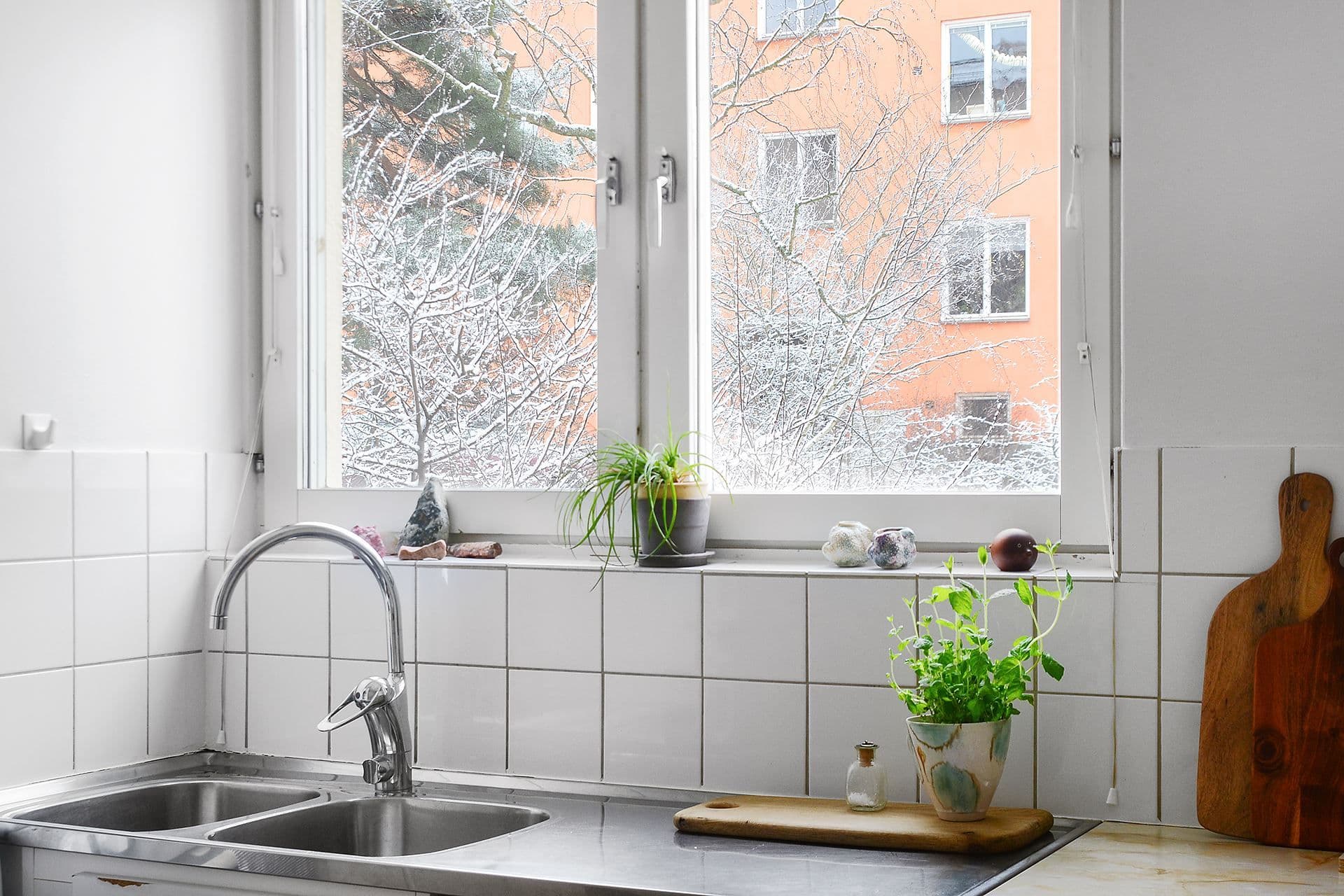 Fönster mot föreningens innergård