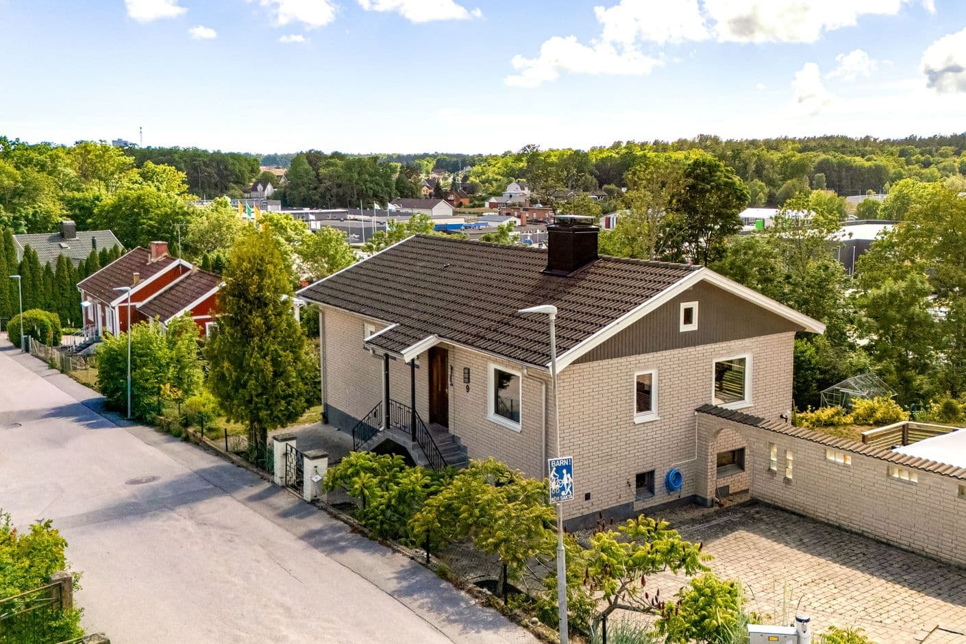 Fribergs väg 9