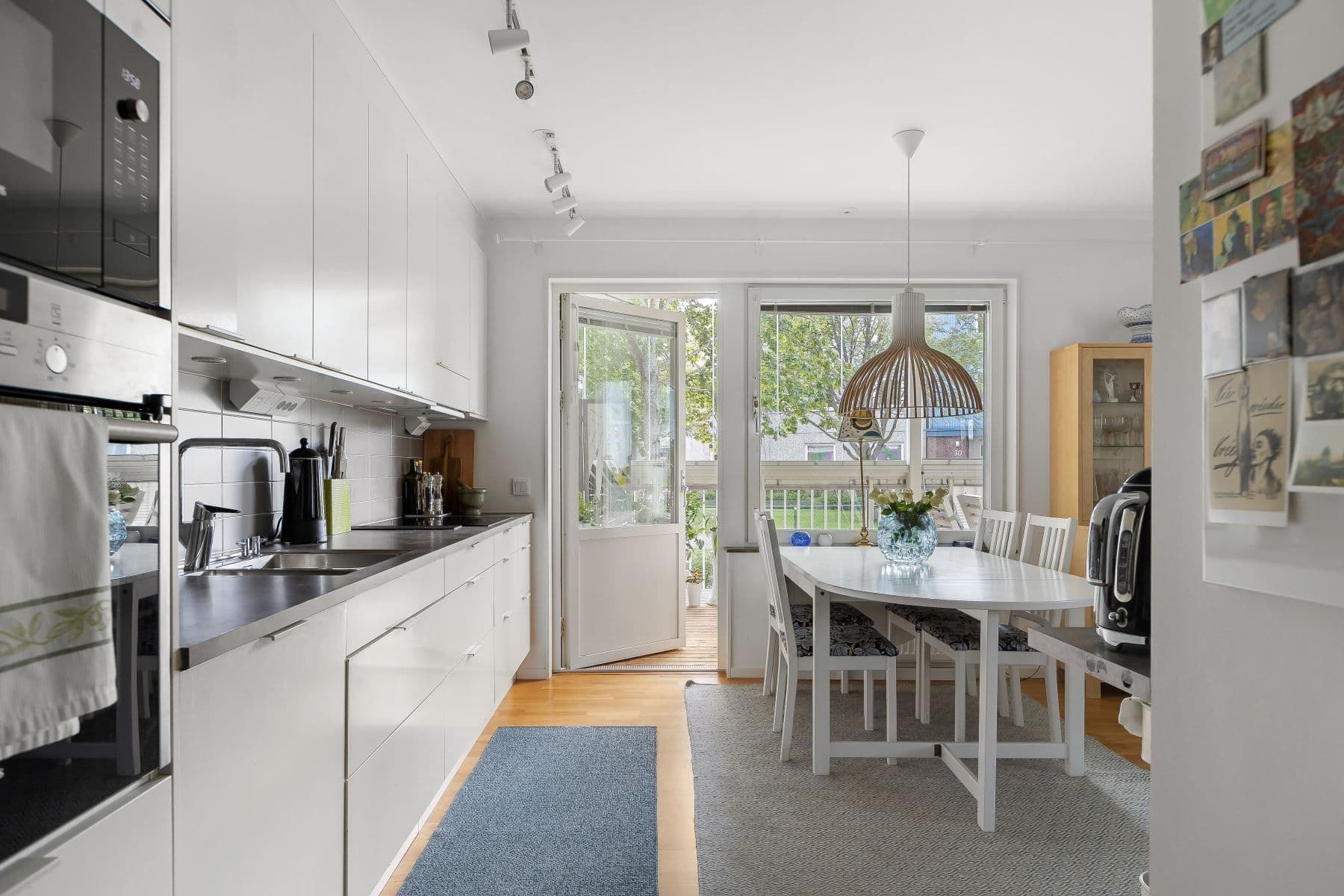 Kök med utgång till stora balkongen