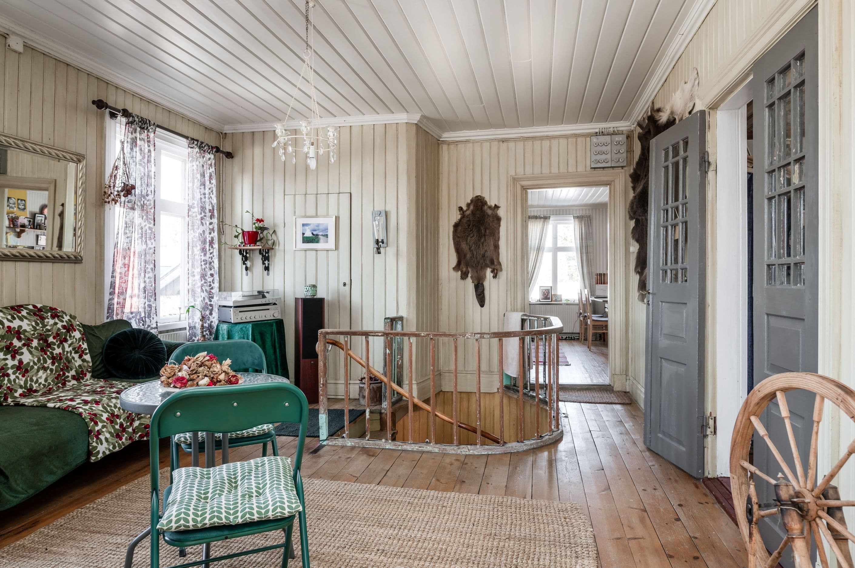 Möblerbar hall på övervåningen