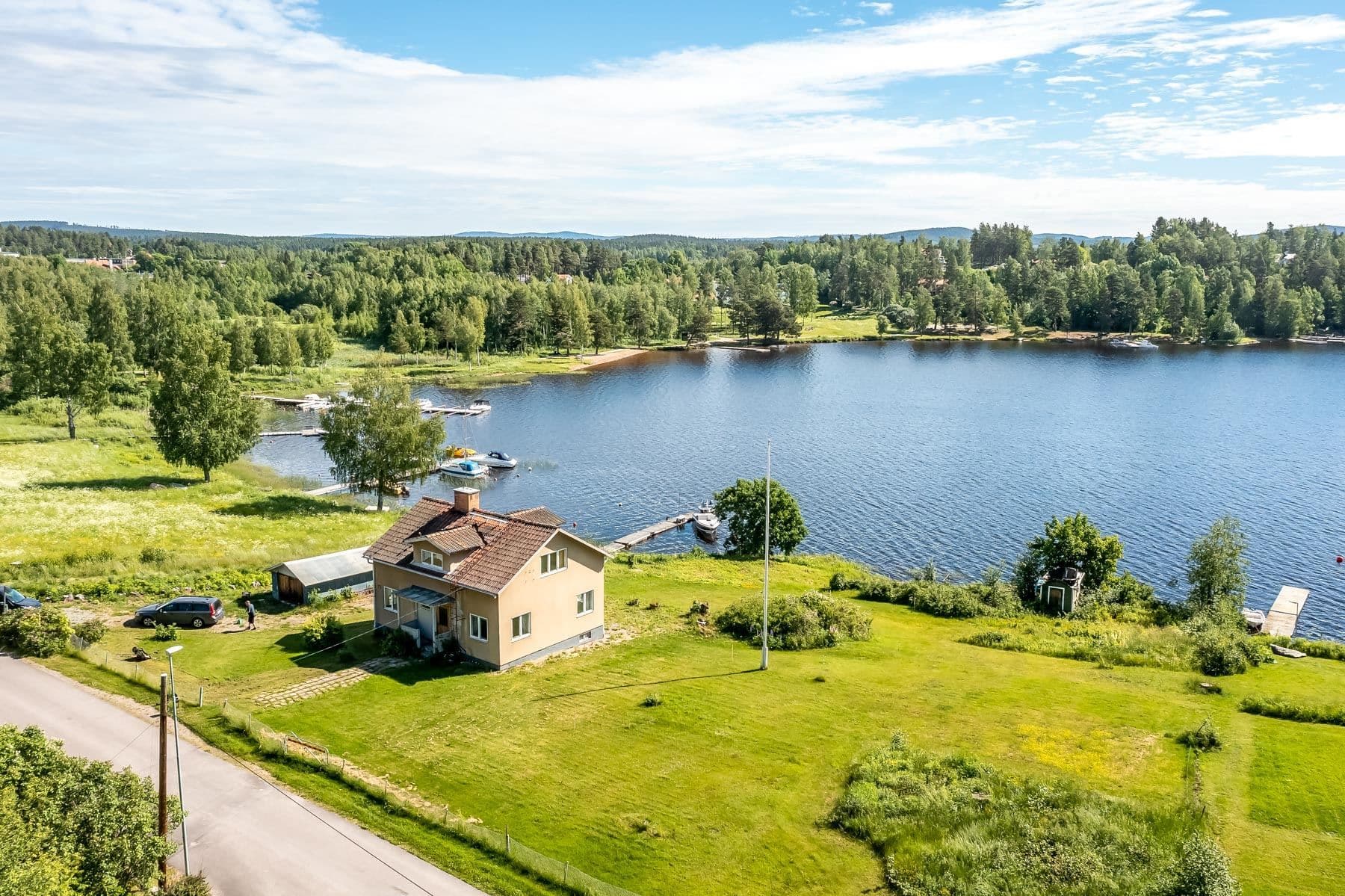 ...en sjötomt vid Runn