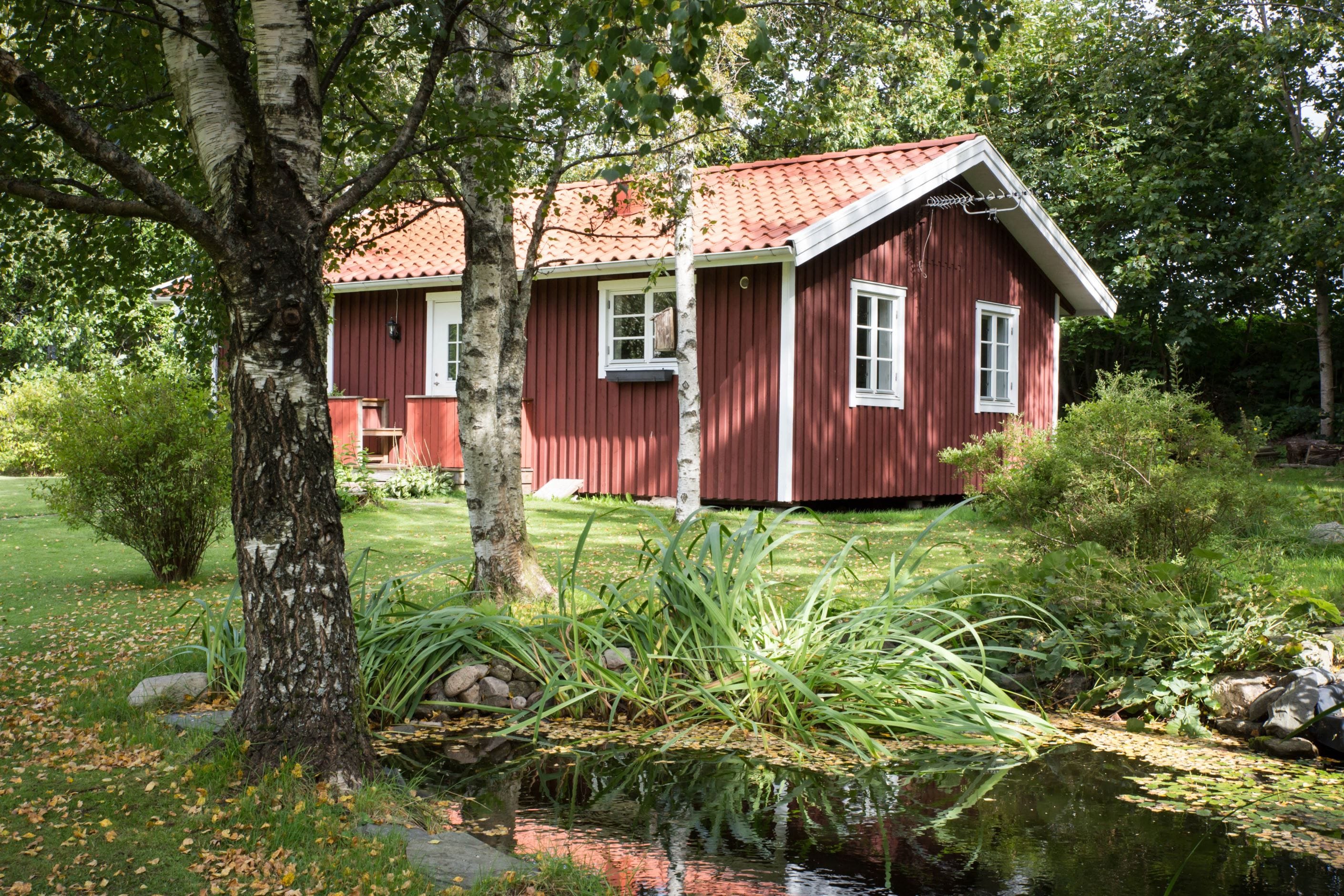 På tomten finns ett hus till, "torpet".