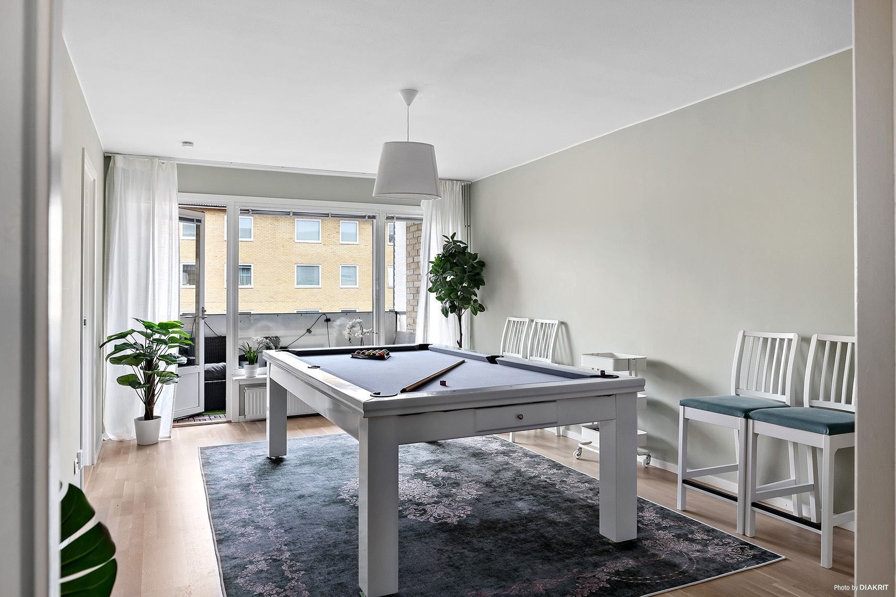 Välkomna till en bostad med gott om plats för gemenskap.