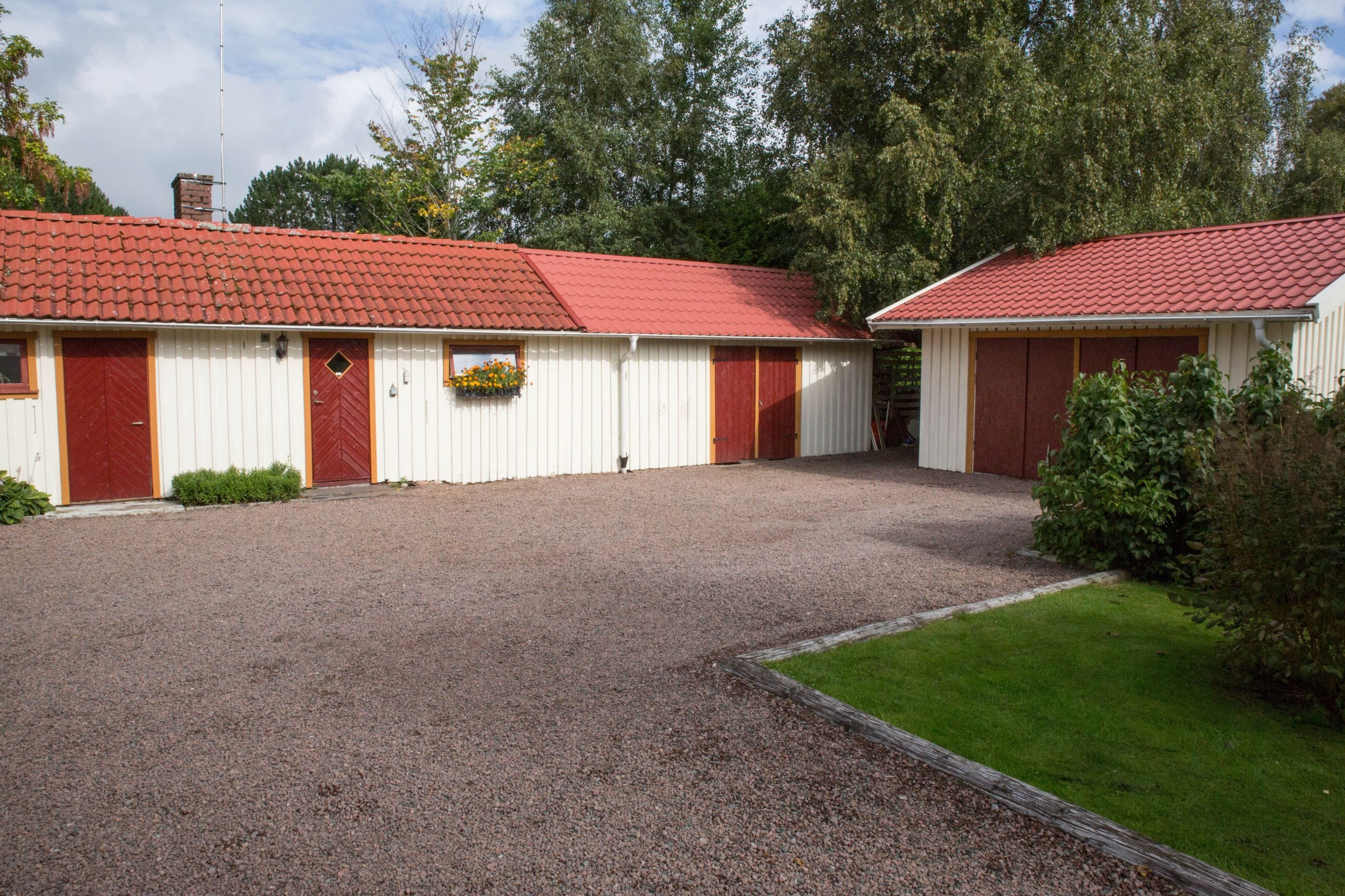 Här finns massor av parkeringsmöjligheter.