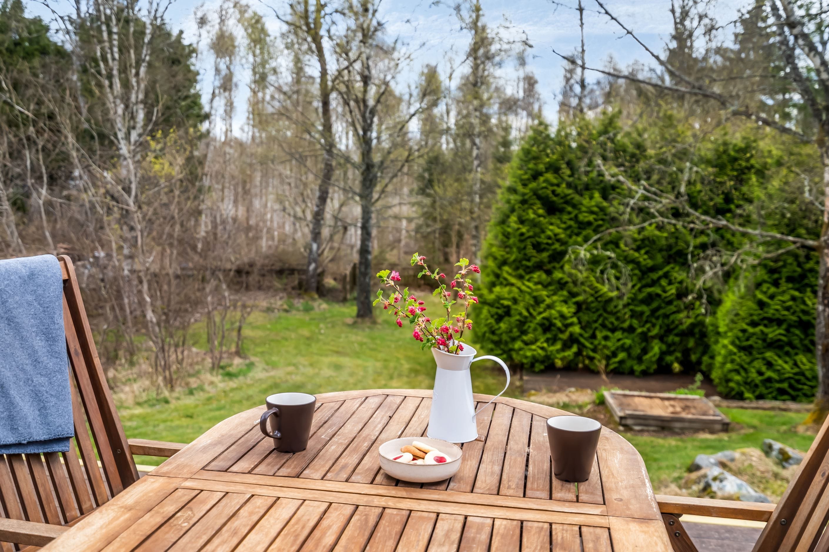 Ta en fika och njut av närheten till naturen