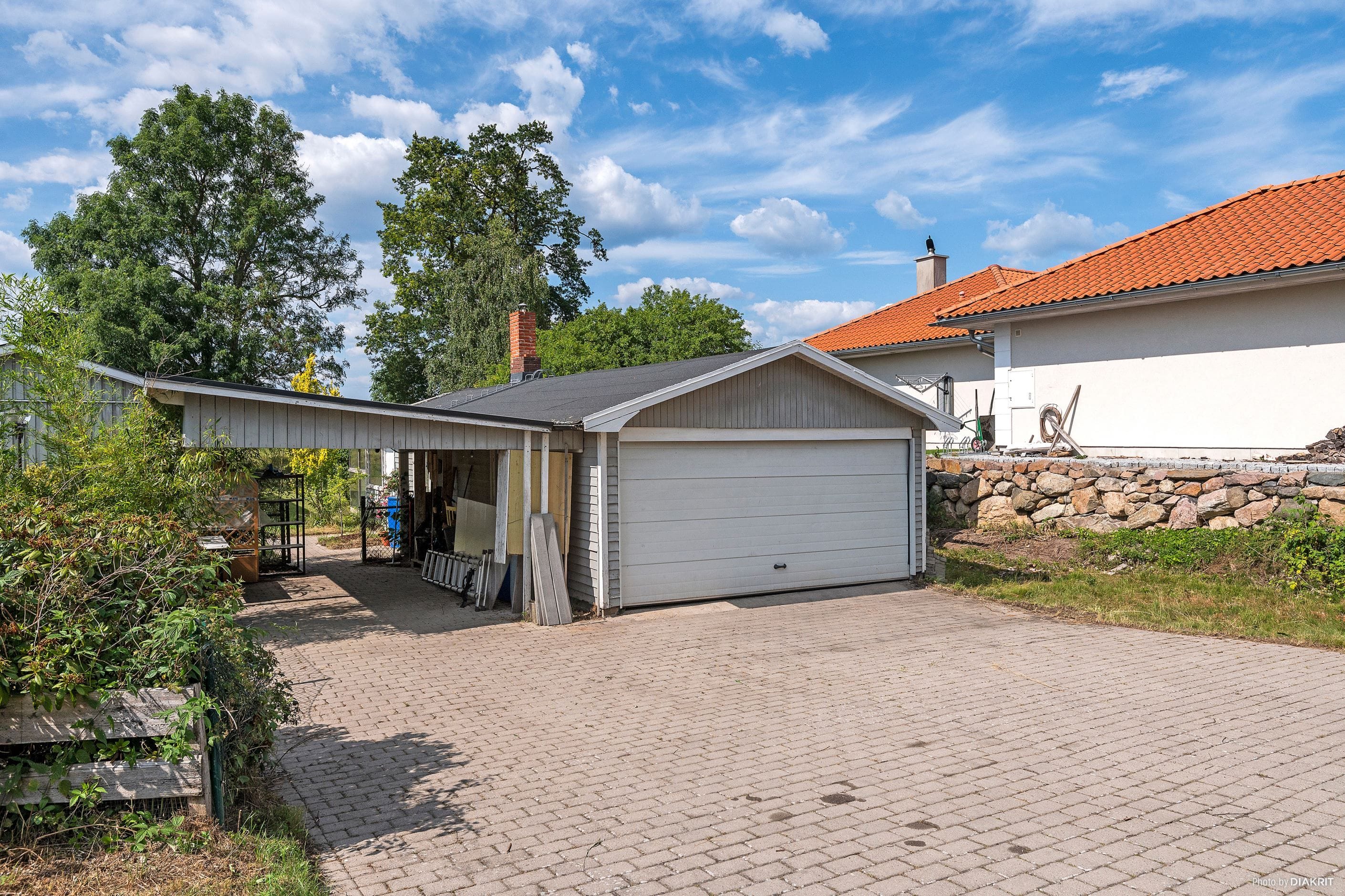 Garage och carport