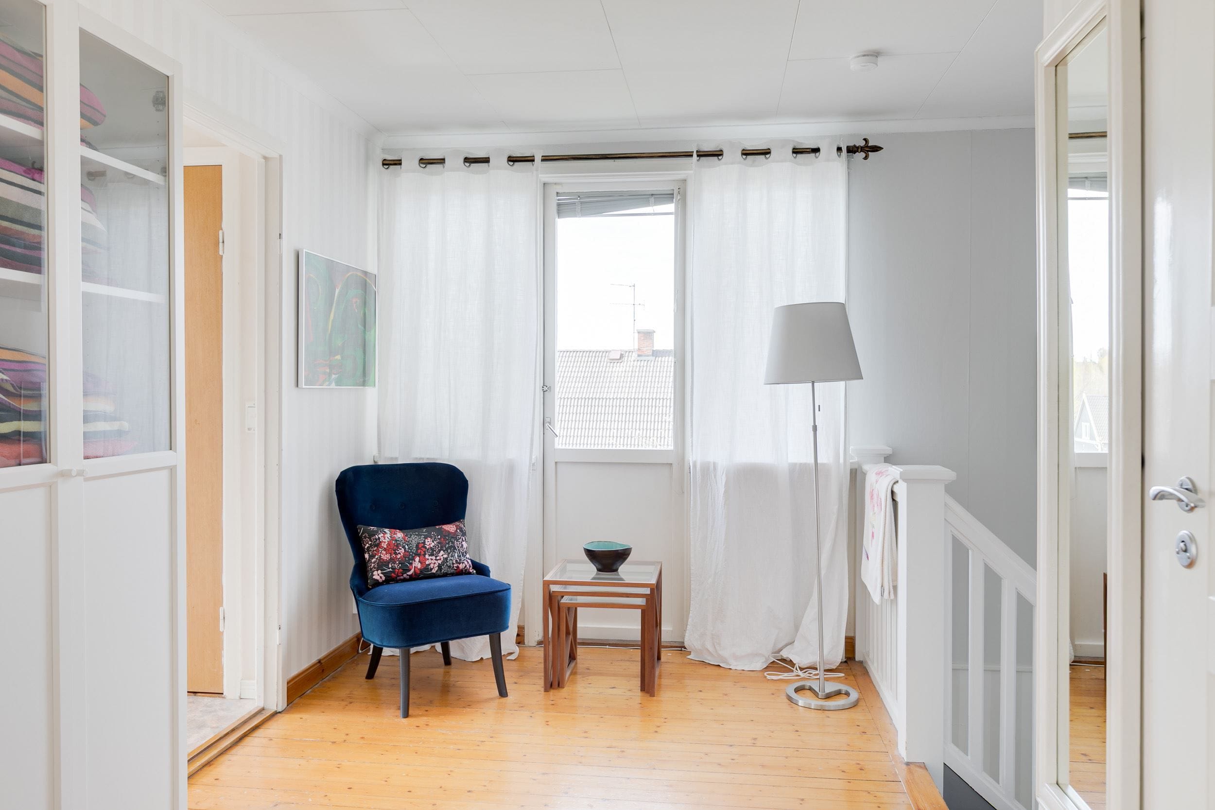Hall med utgång till balkong