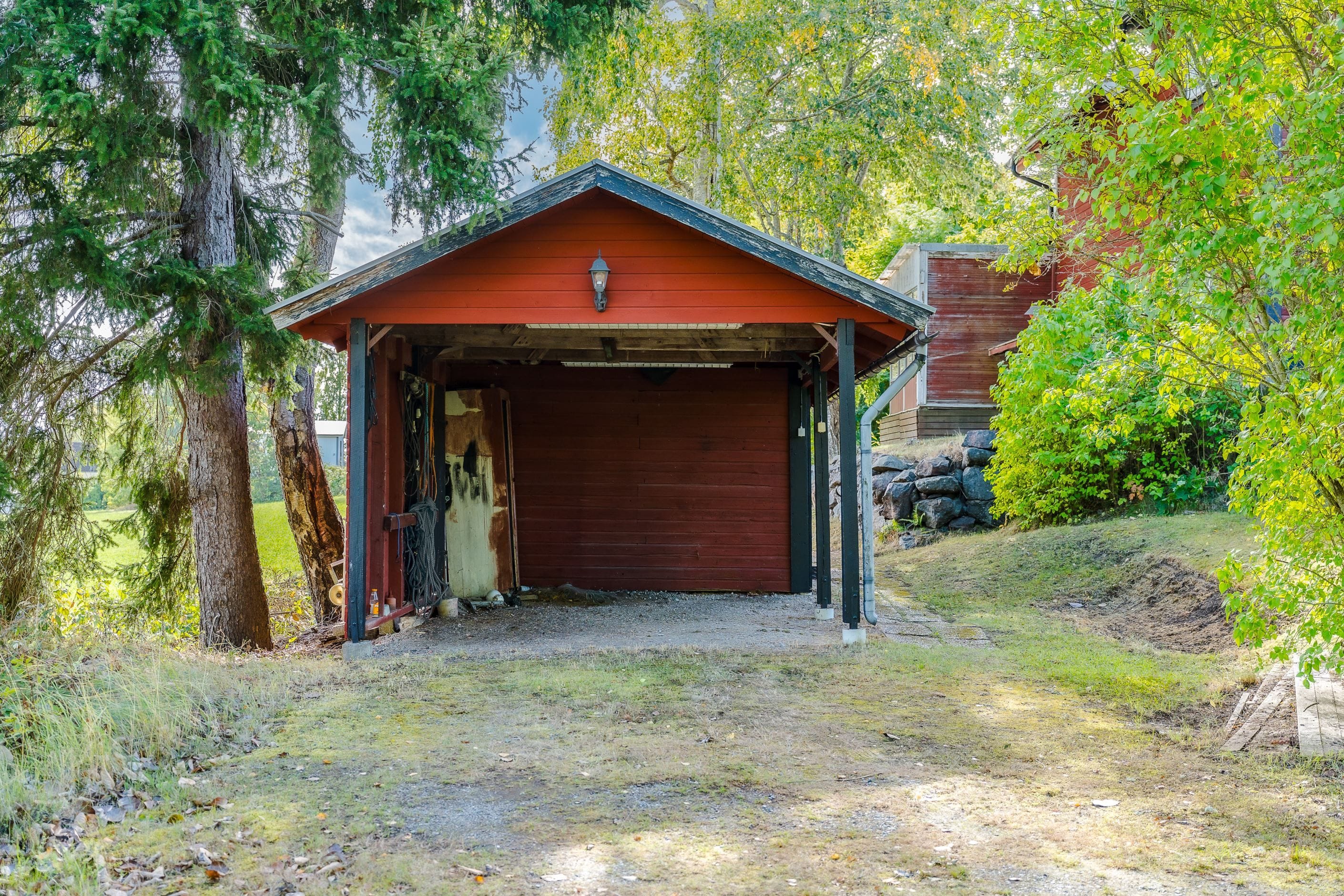 Carport med förråd
