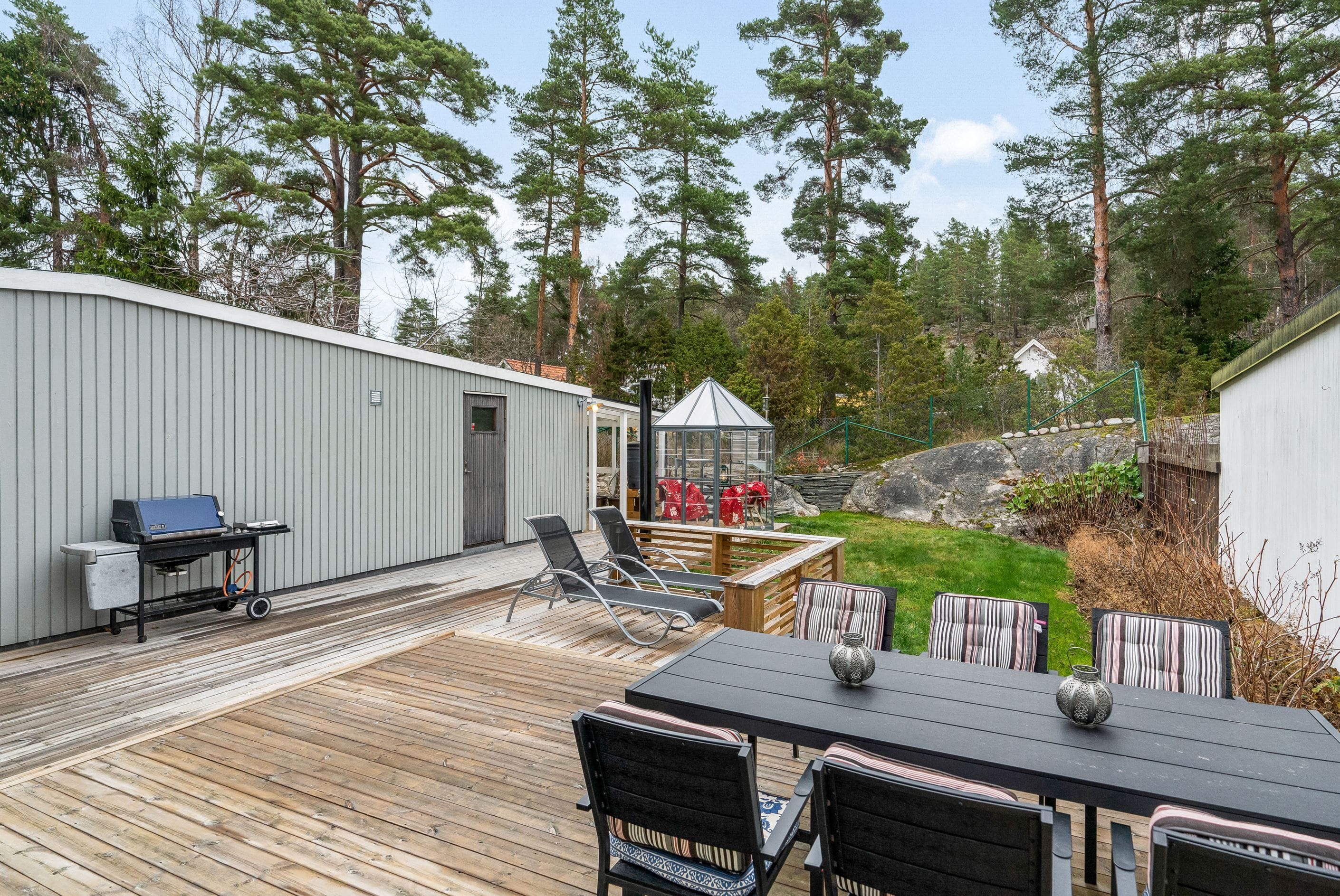 Stor altan om cirka 78 kvm