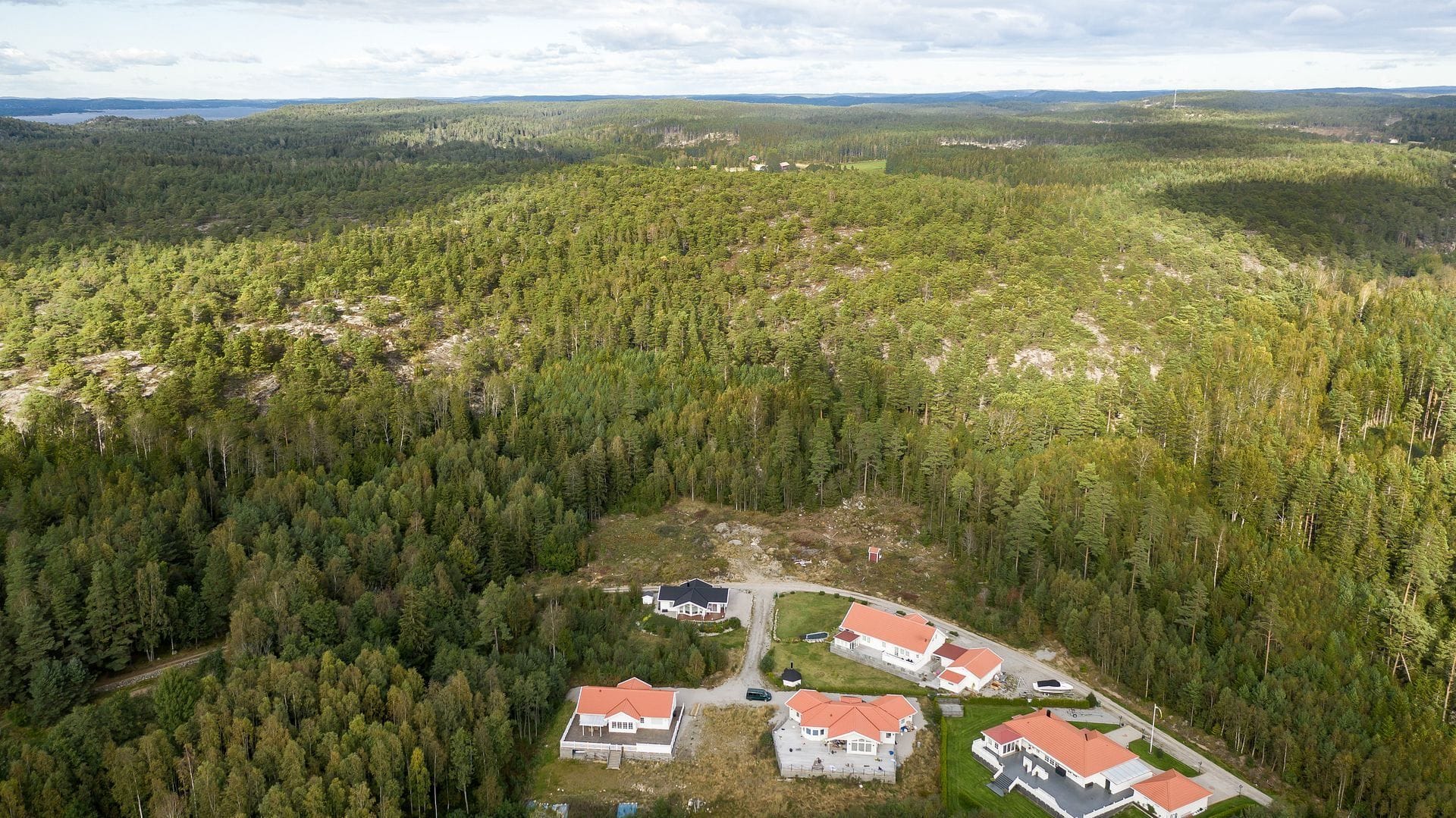 Vid avd. 12, 13 finns ev. möjlighet att utveckla tomter