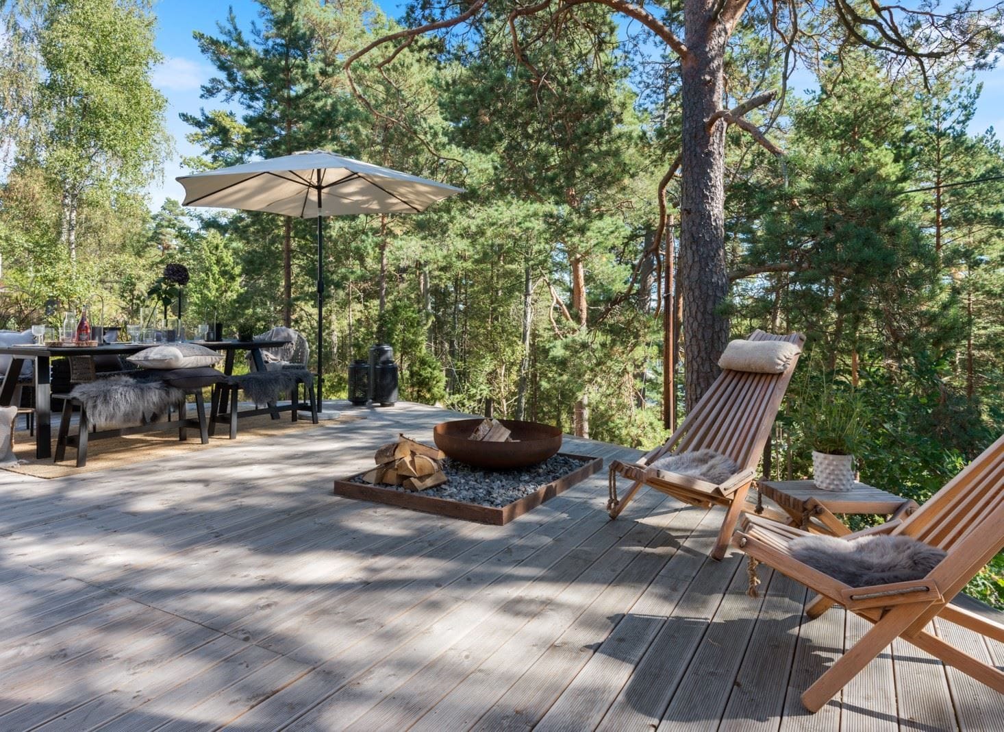 Soldäck med sol från morgon till kväll
