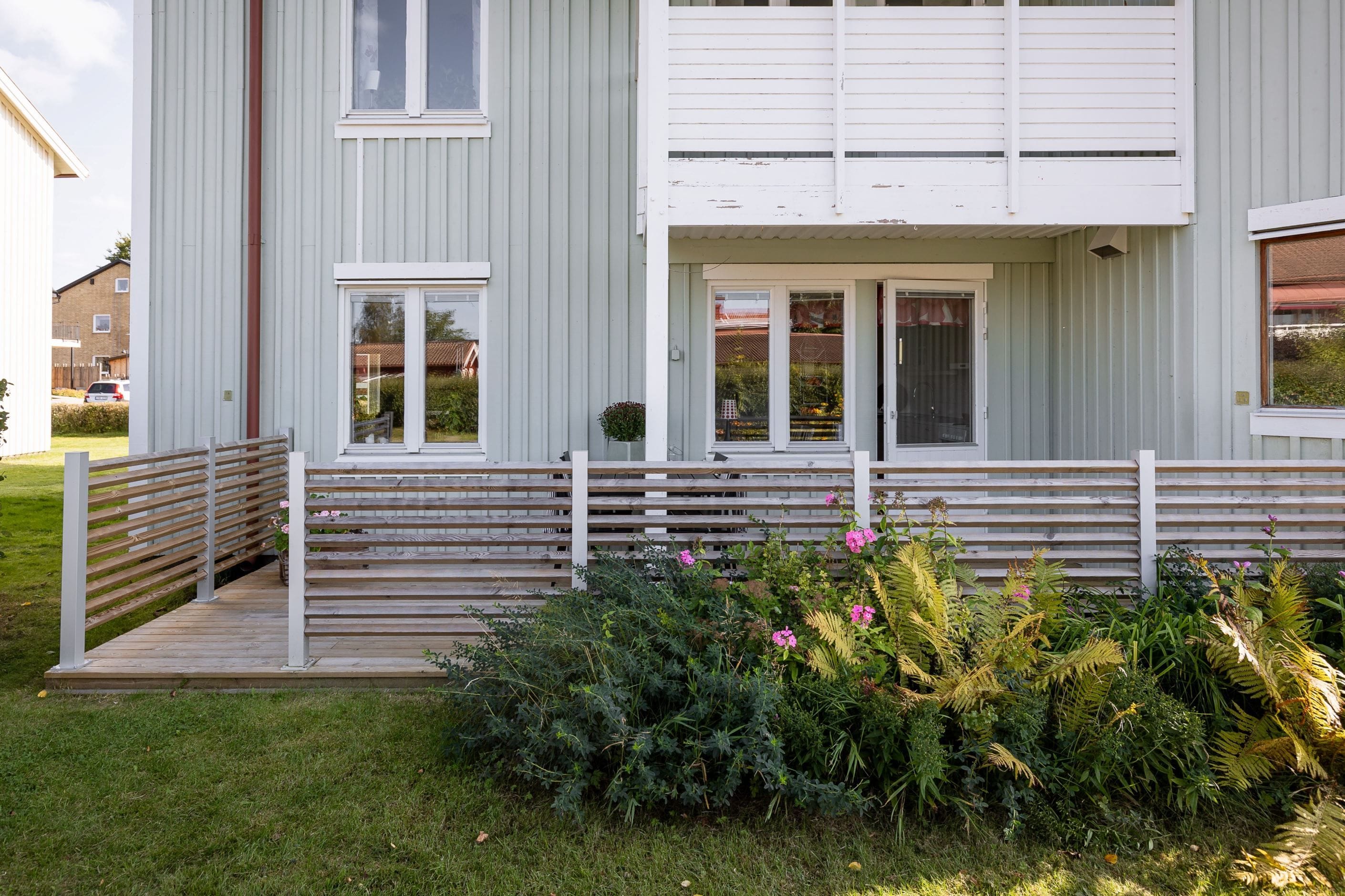 Med egen uteplats bekvämt i markplan.