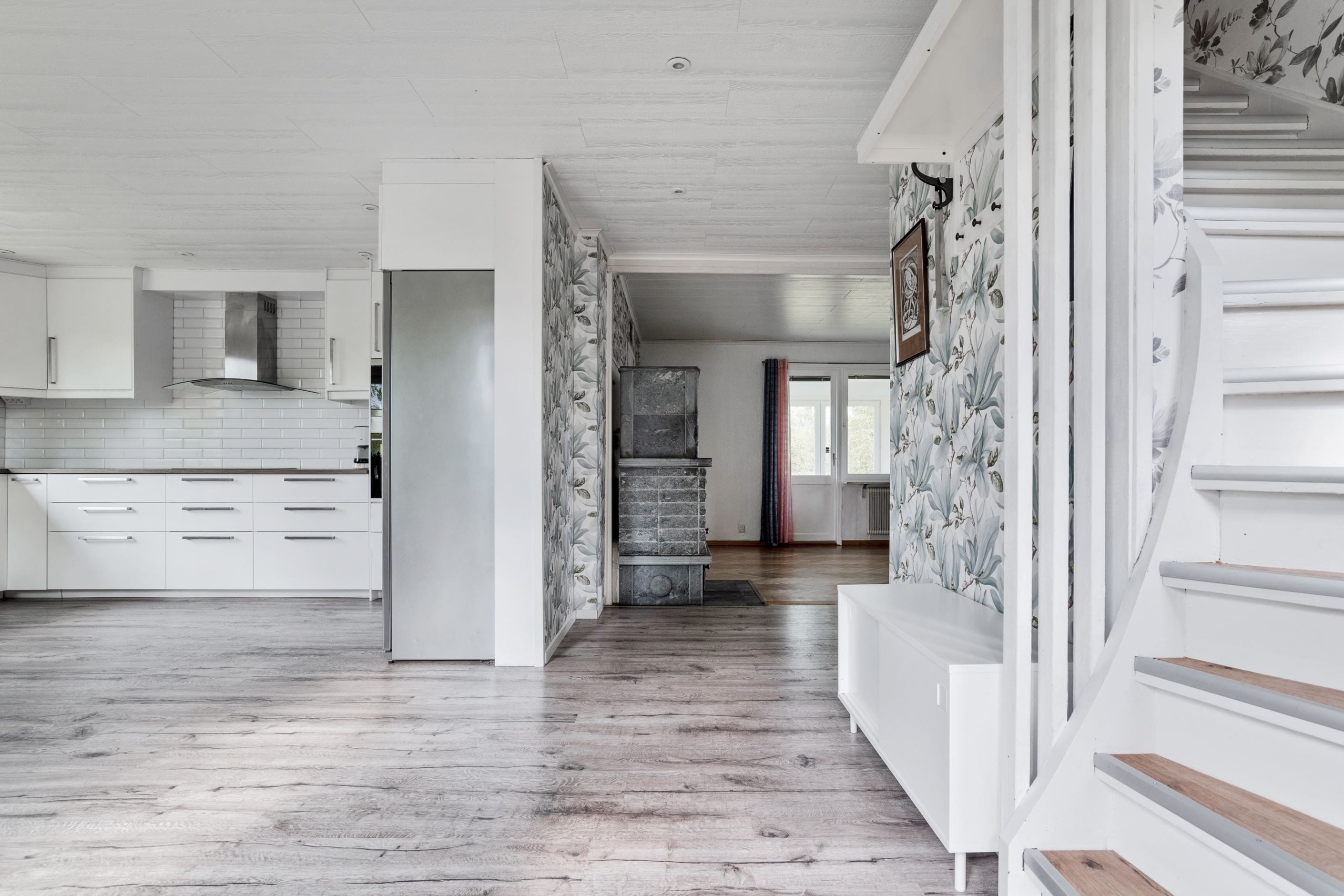 Öppen planlösning med stort kök