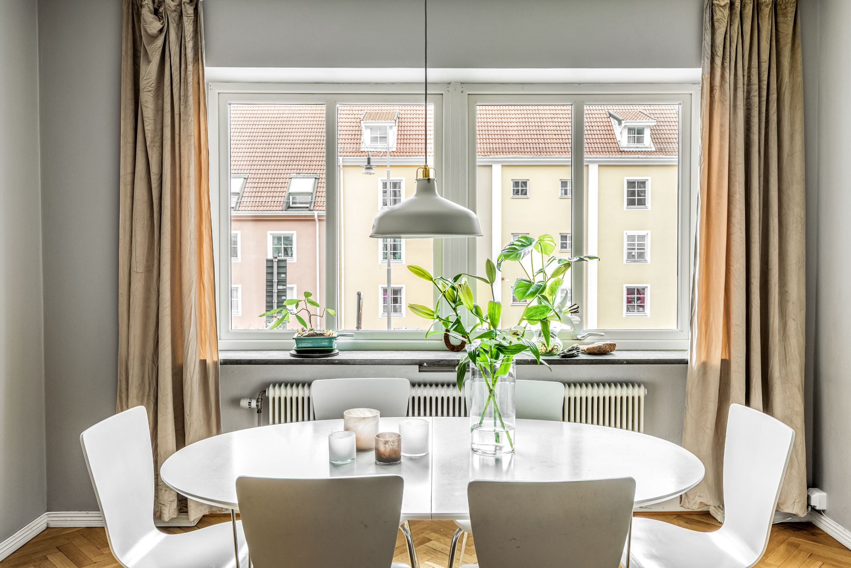 Matplats i vardagsrum