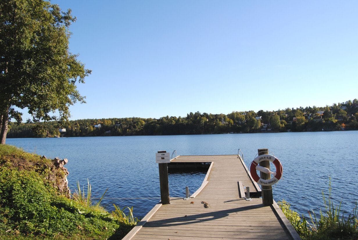 Järlasjön finns på kort promenadavstånd