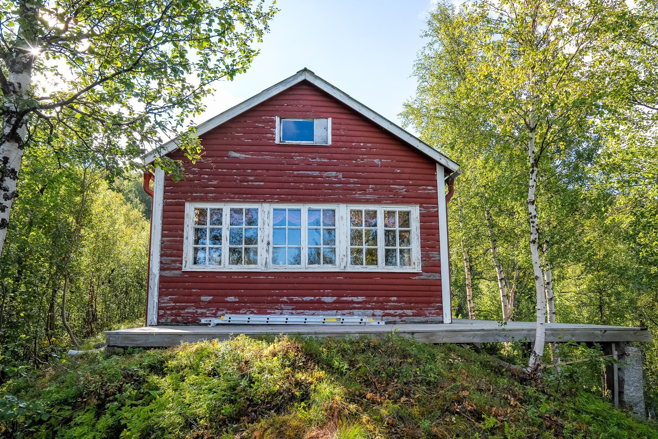 Framsidan som vätter ner mot Överuman