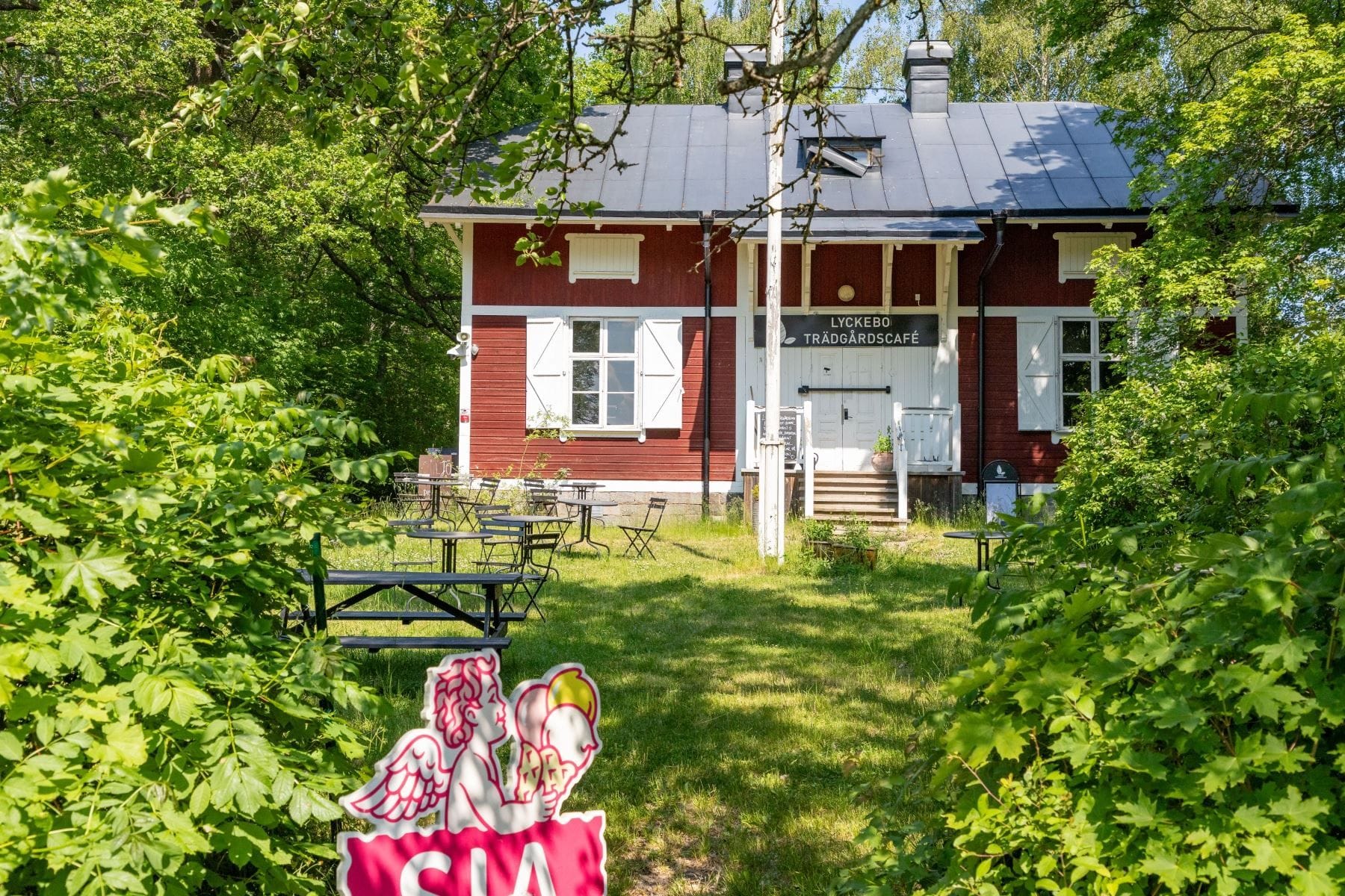 Lövstabadet café