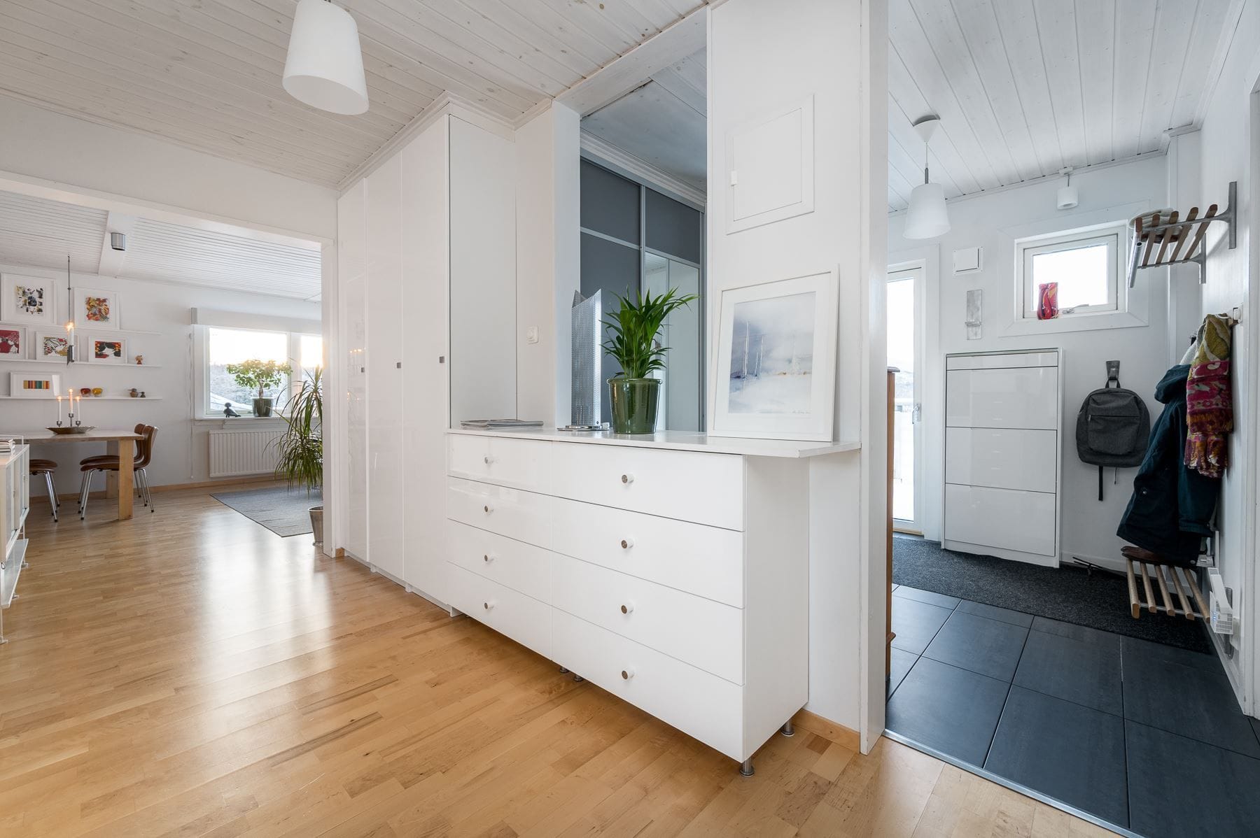 Fyra på övervåning