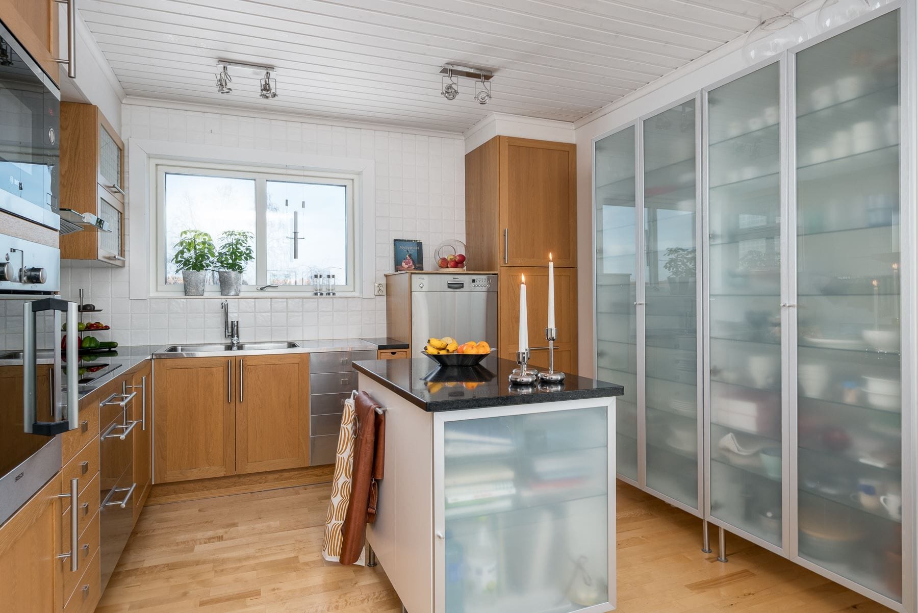 Fyra på övervåning