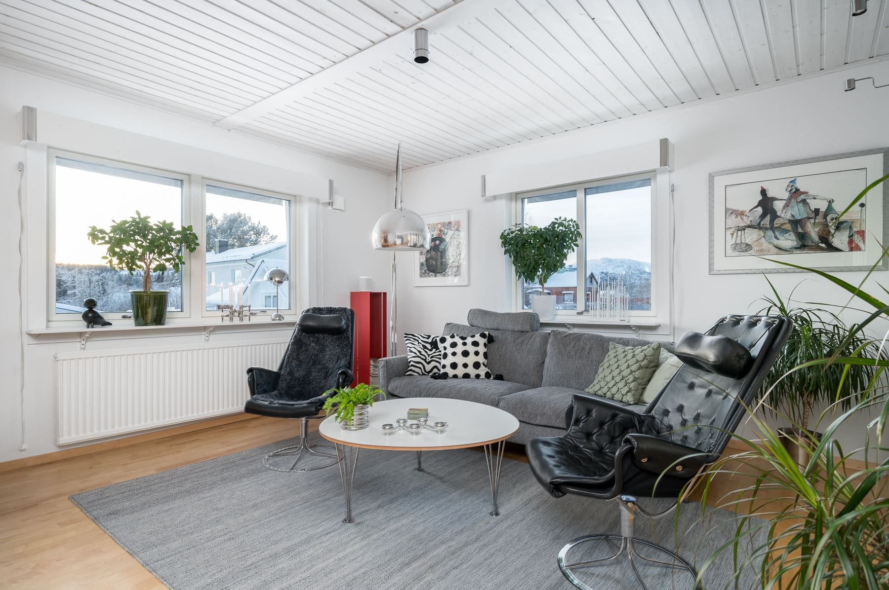 Fyra på övervåning