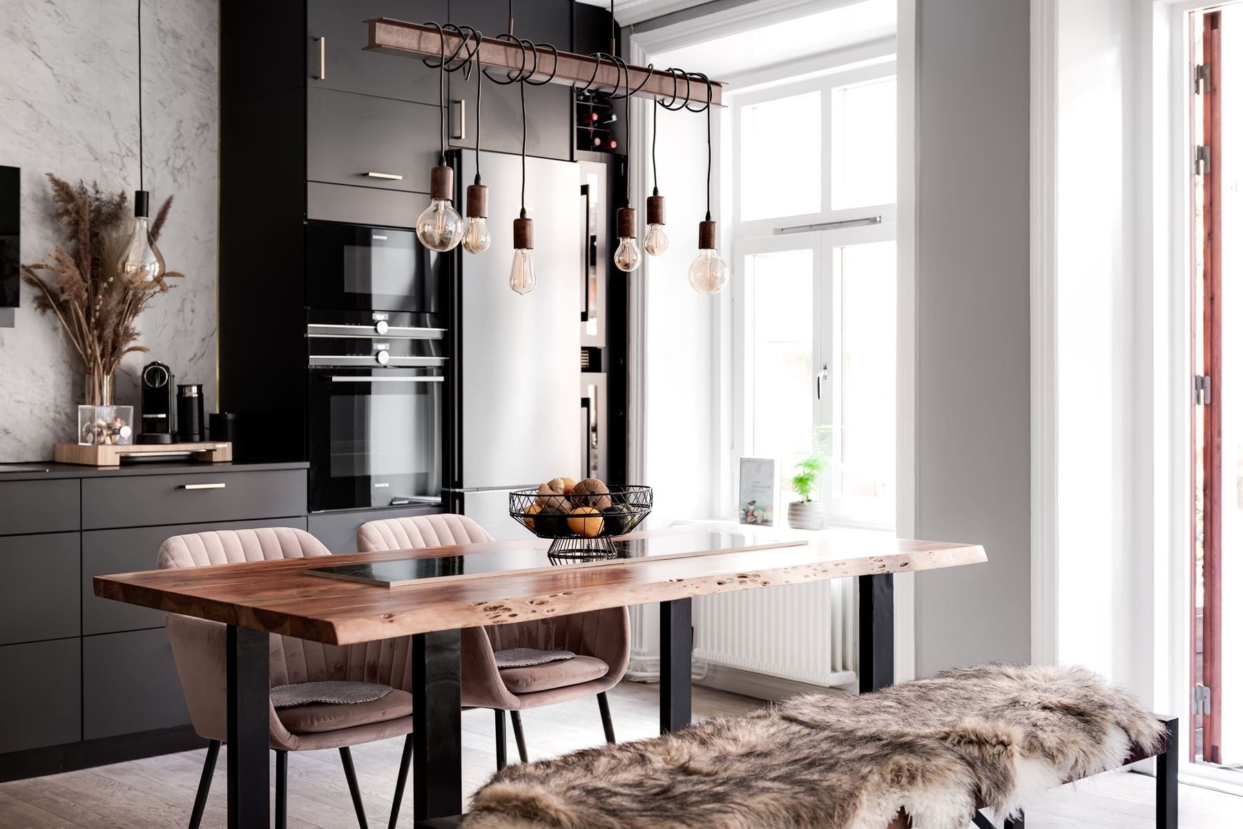 Stor matplats med plats för det större sällskapet