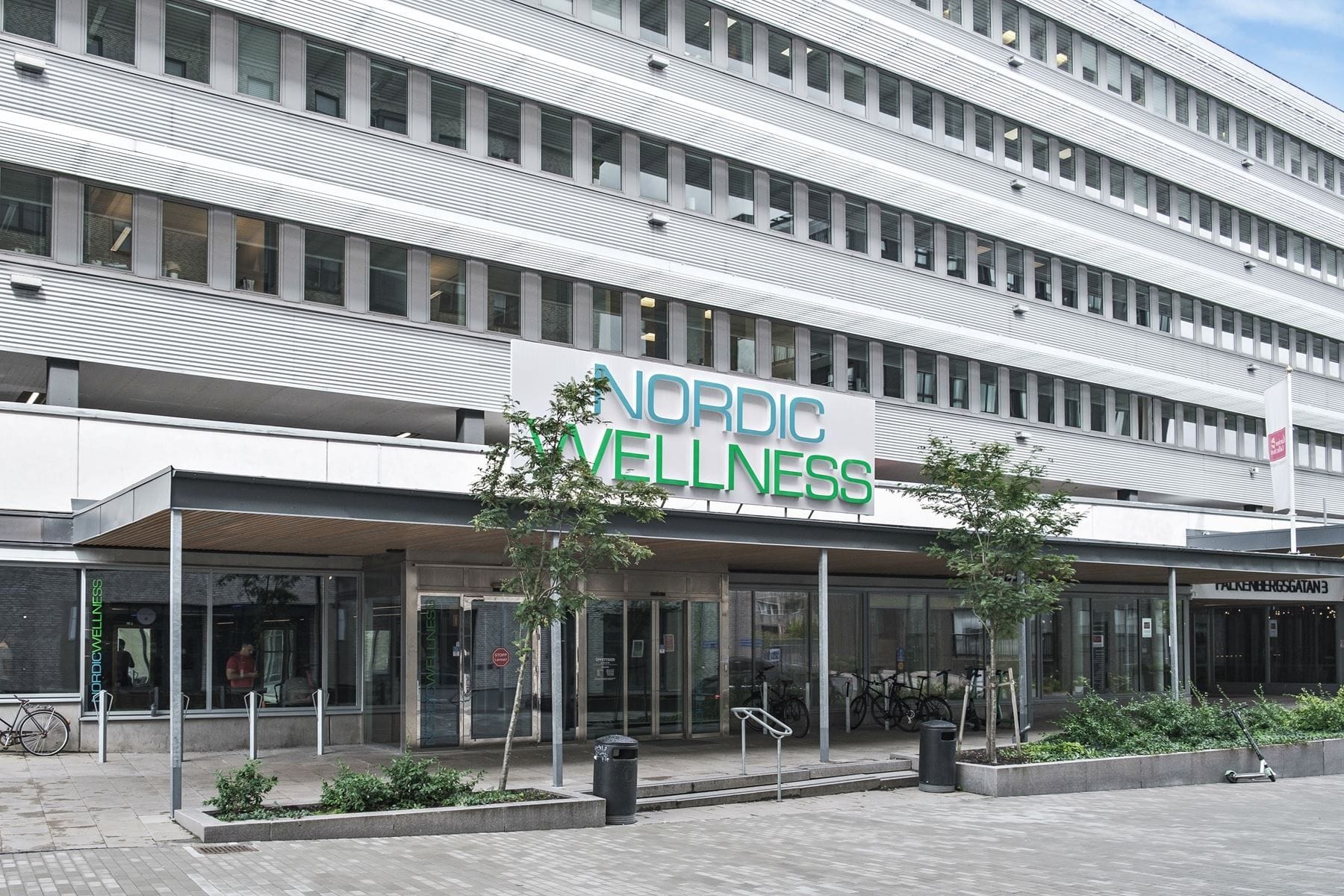 Stenkast från gym