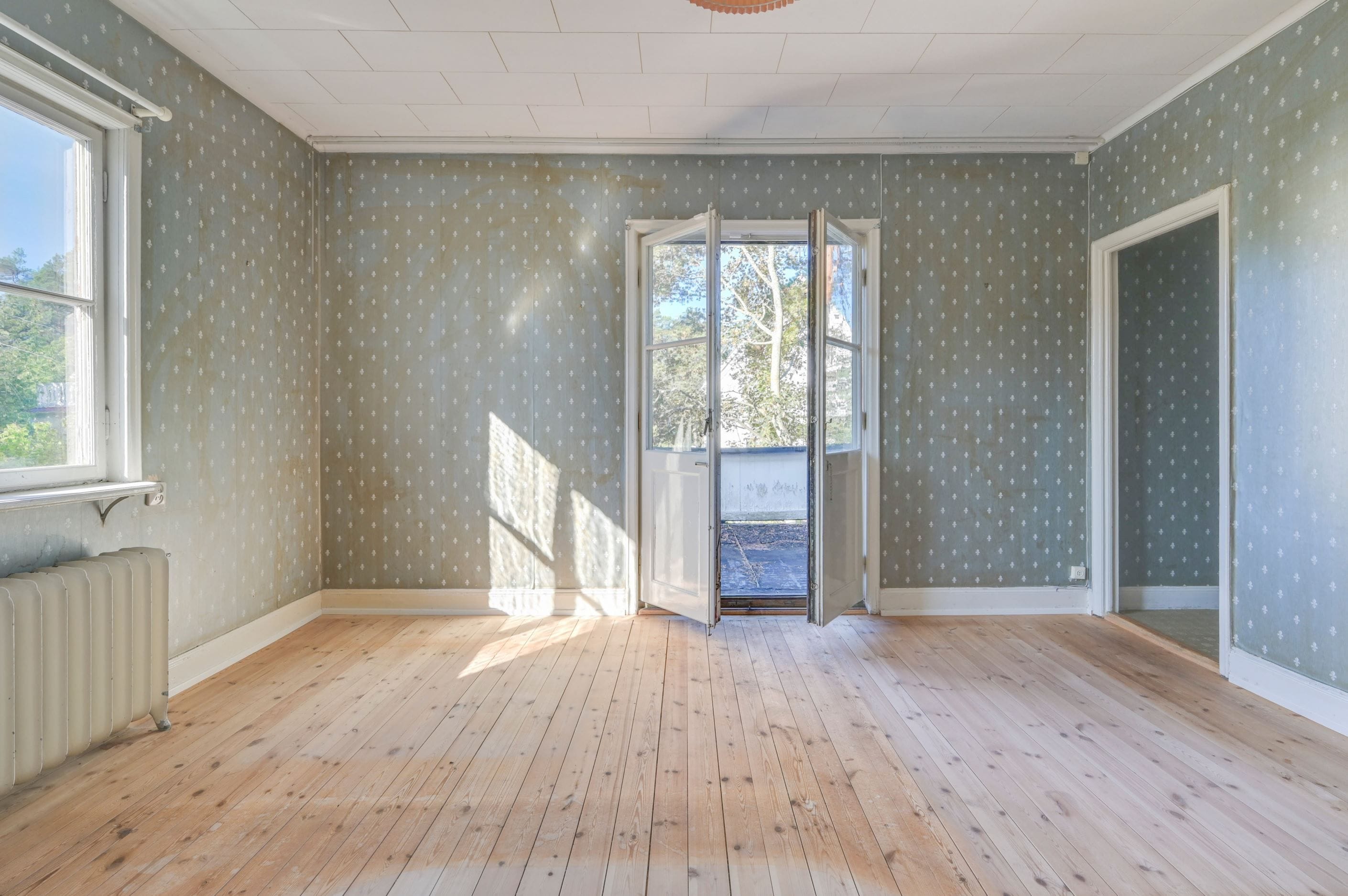 Master bedroom med utgång till altan