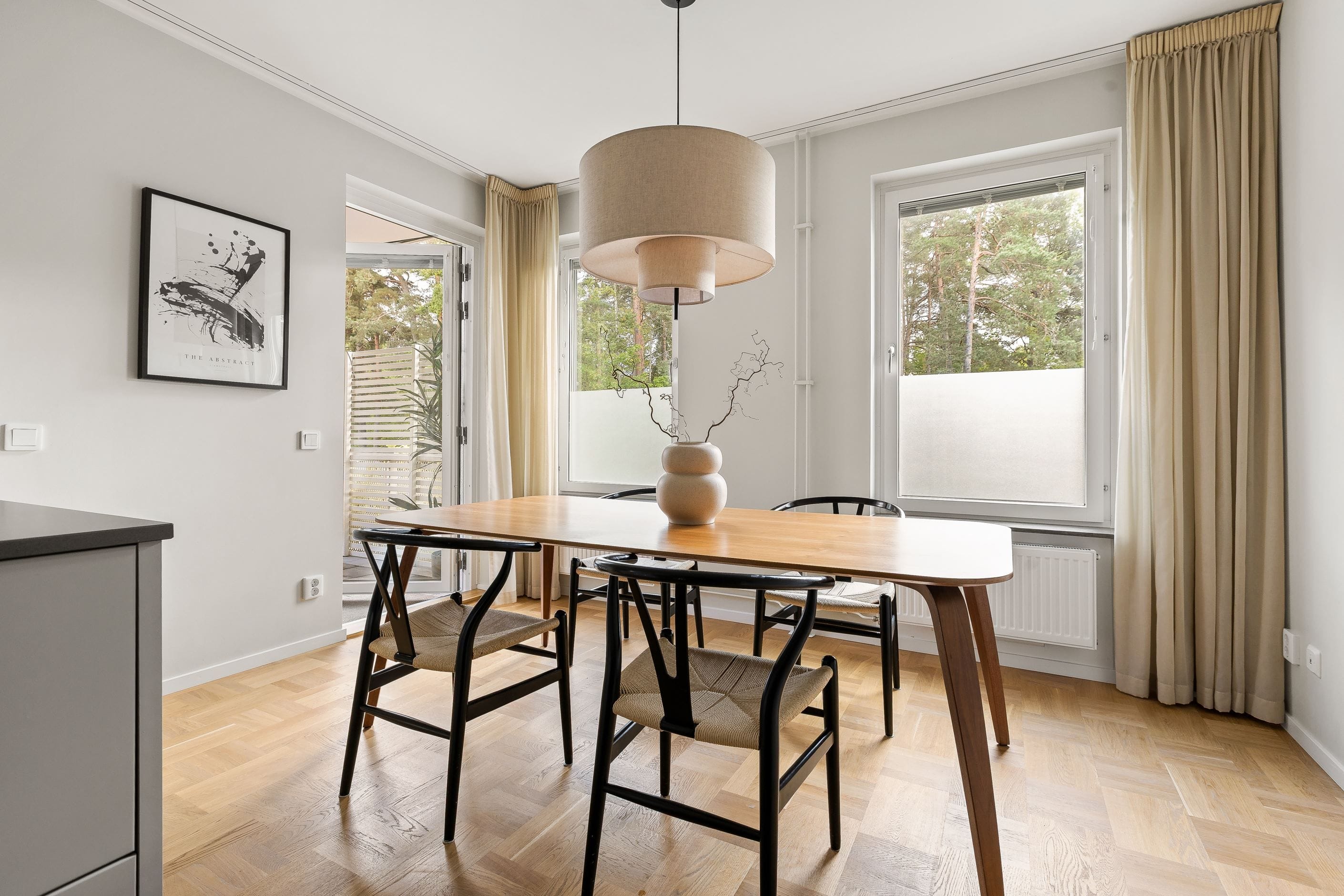 Rymlig matplats i söderläge