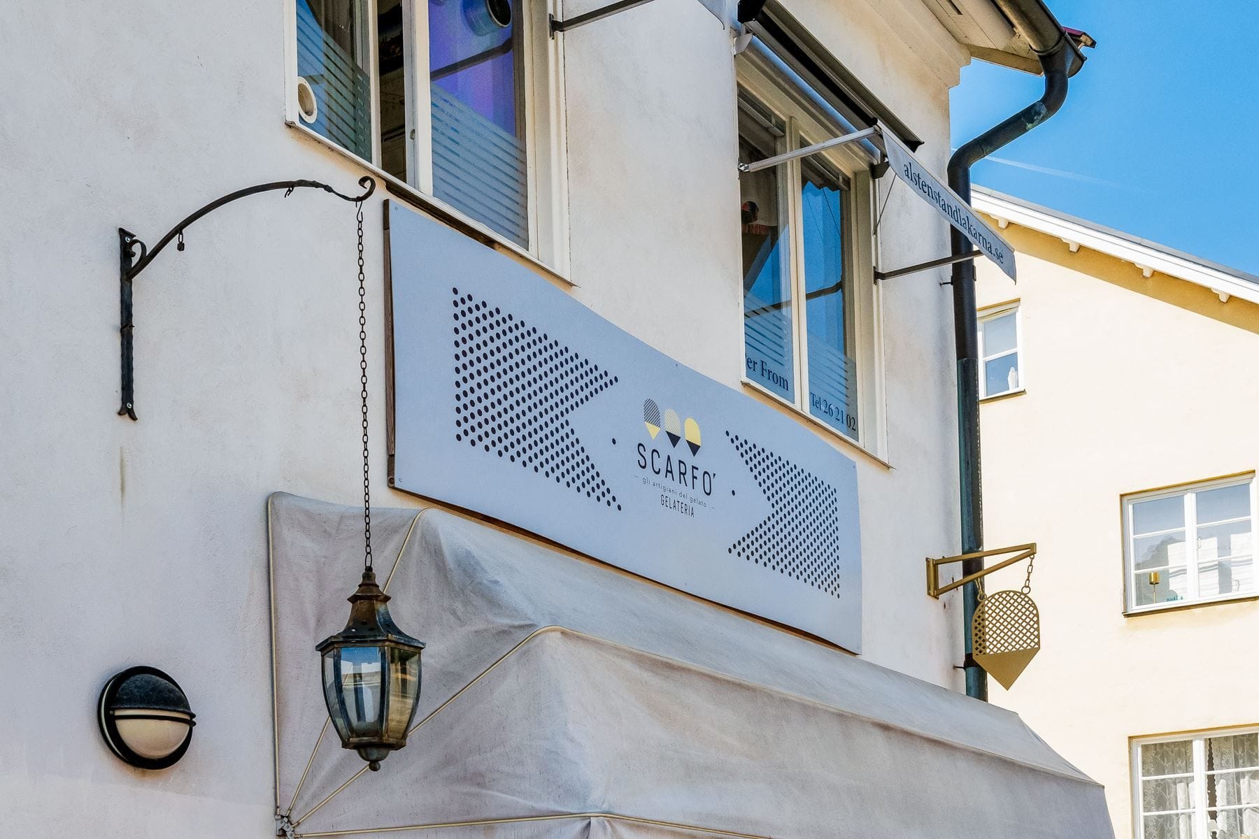 Glassbutiken på Ålstens Torg