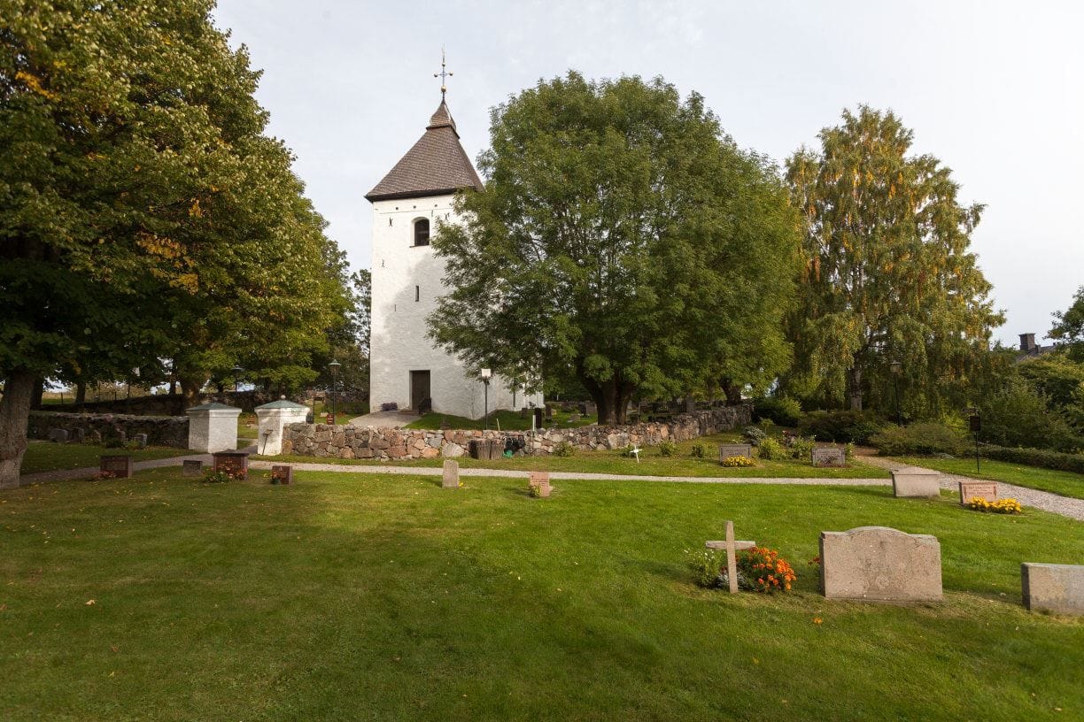 Adelsö kyrka