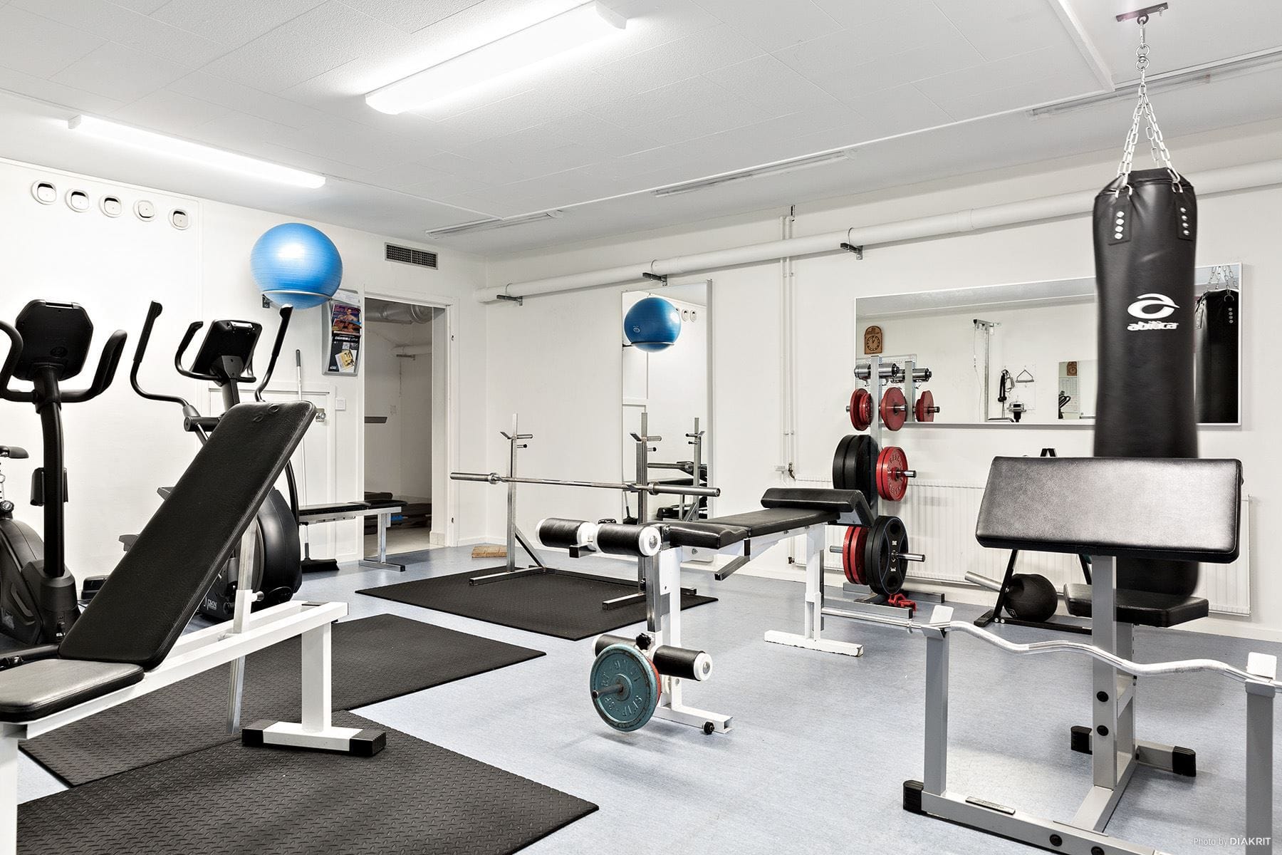 Föreningen har även ett nyligen renoverat gym som är gratis.