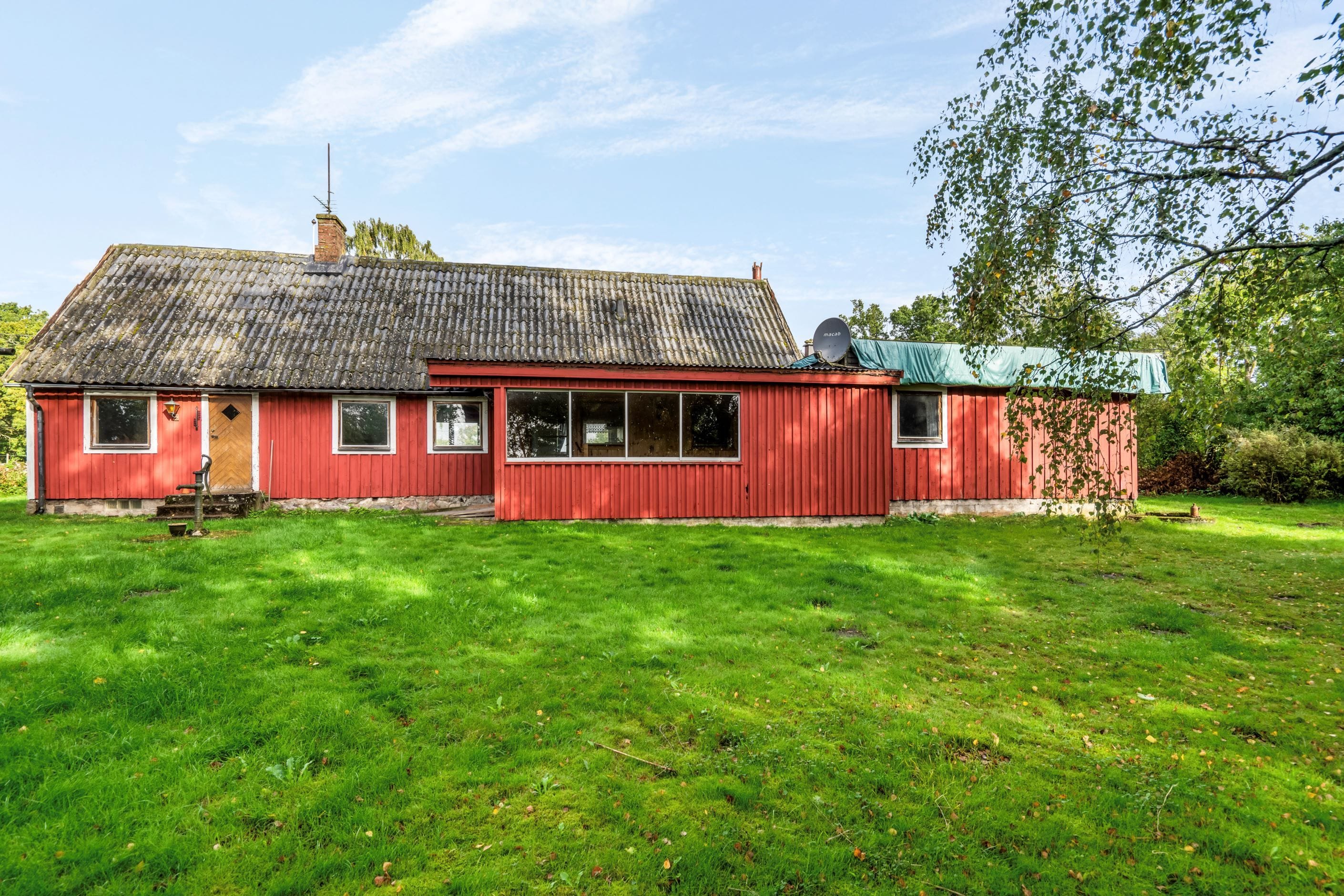 Entré och uterum på baksidan av huset