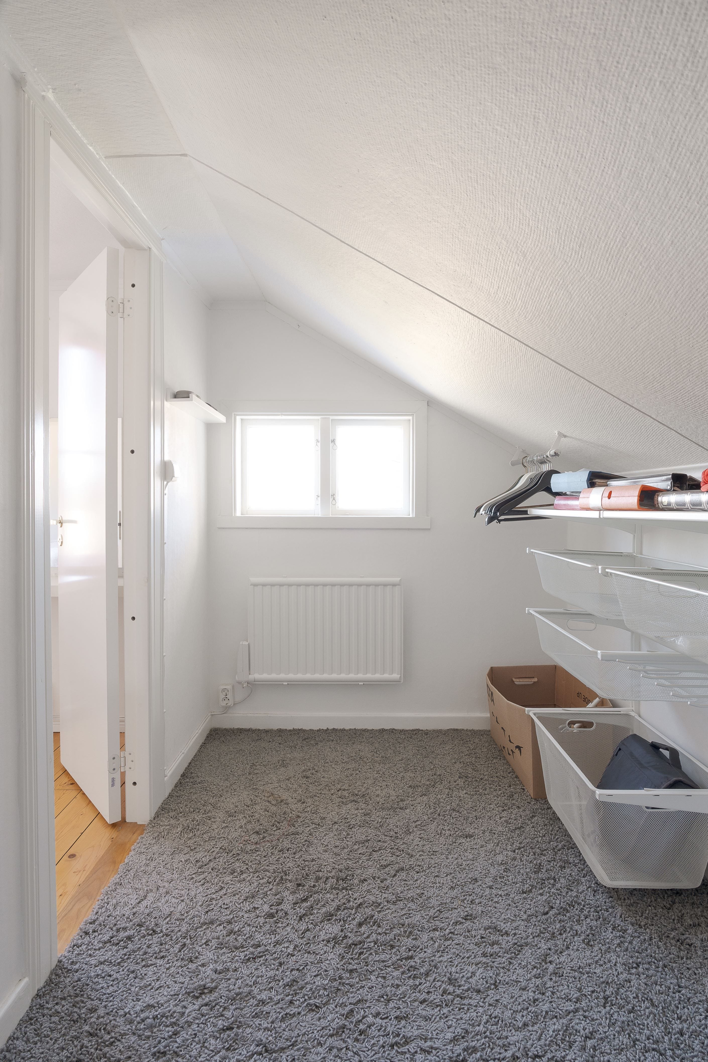 Kattvind/walk-in-closet