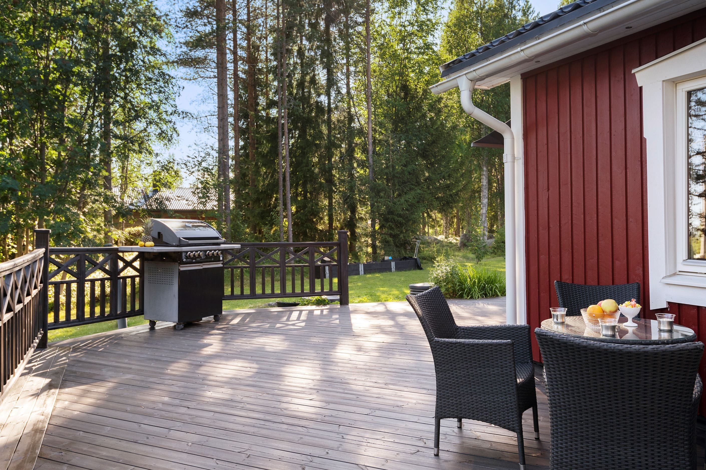 Uteplats med eftermiddagssol