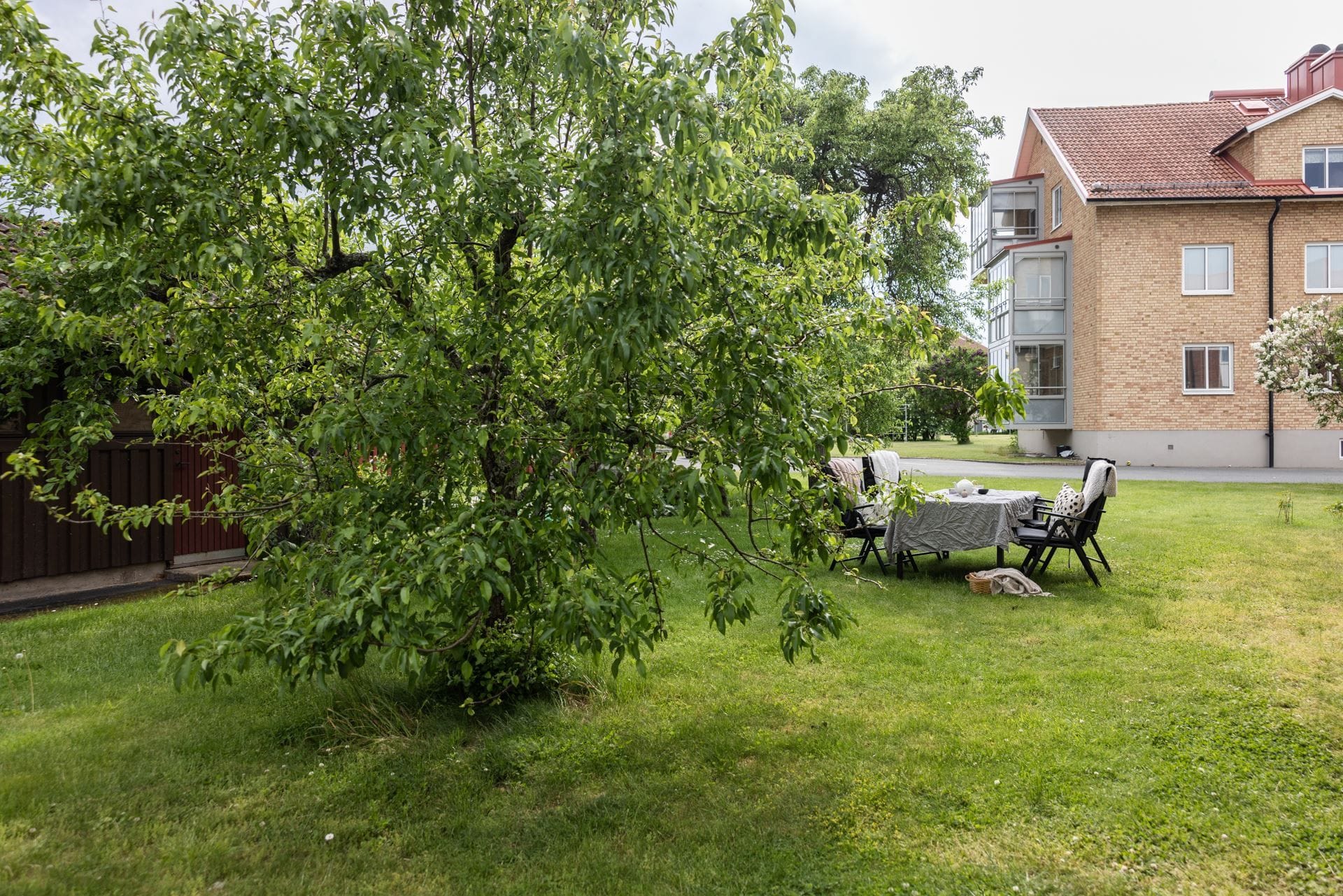 Föreningen har gemensam trädgård som du kan nyttja när du vill.