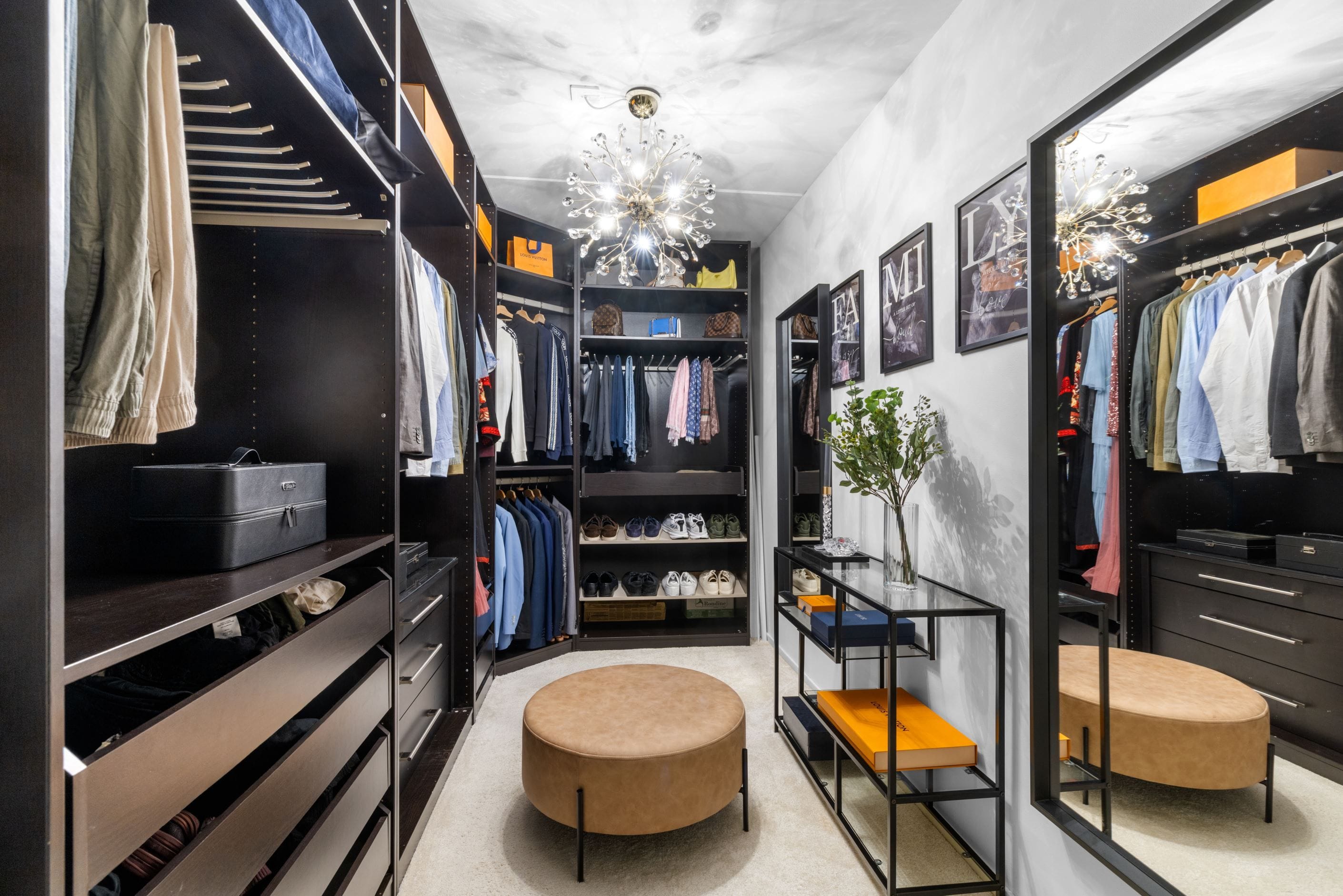 Walk in closet