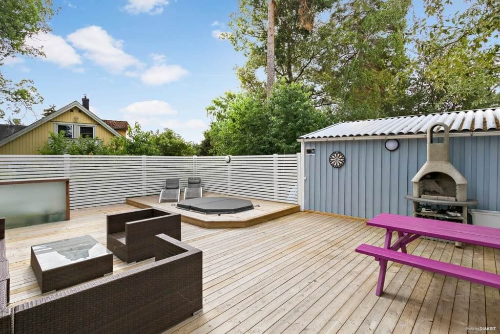 Lågupplöst Föreningens spabad och grill
