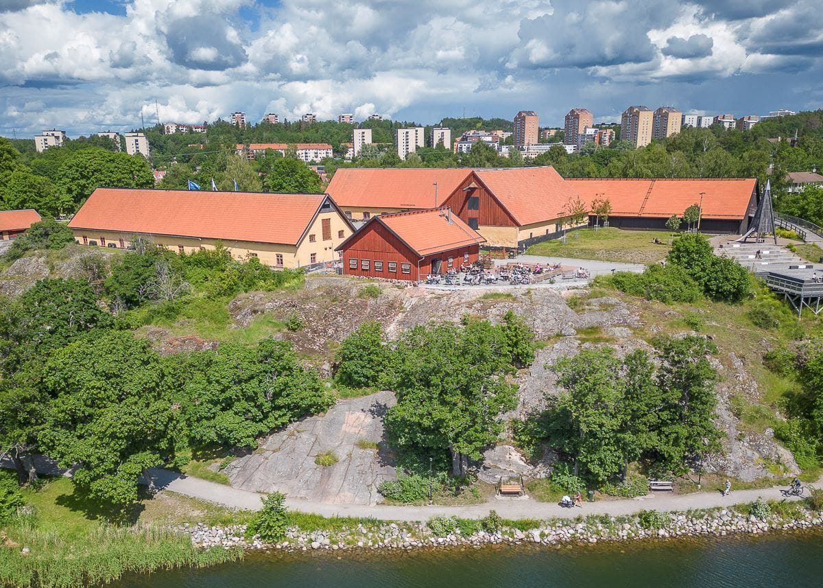 Edsbergs slottspark med restaurang 1