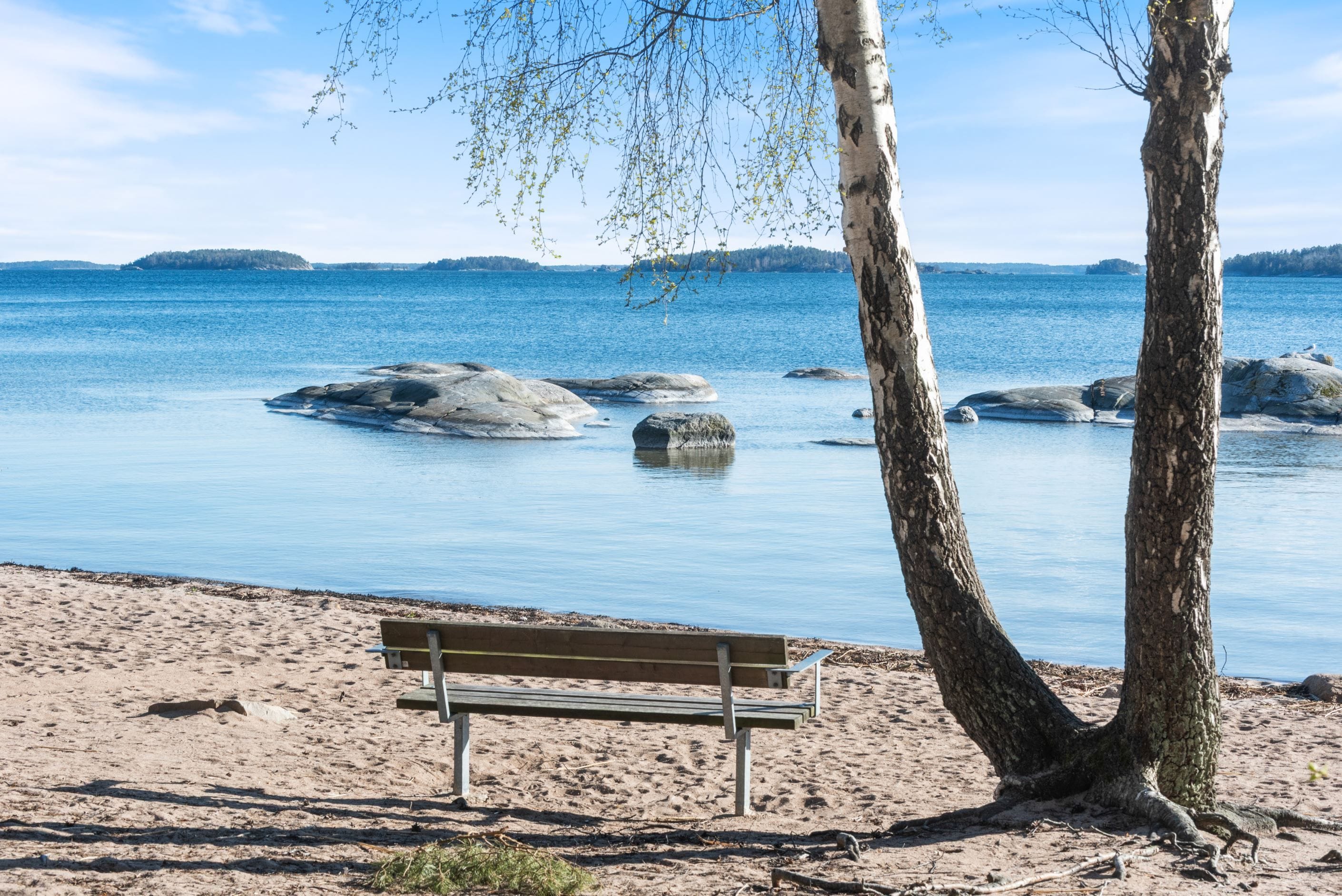 Badrocksavstånd, dvs 2 min till stranden och njut av hav och sol!