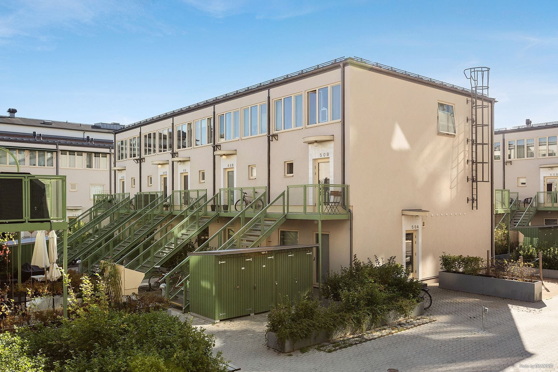 Gavellägenhet i etage (entré 1 trappa upp)