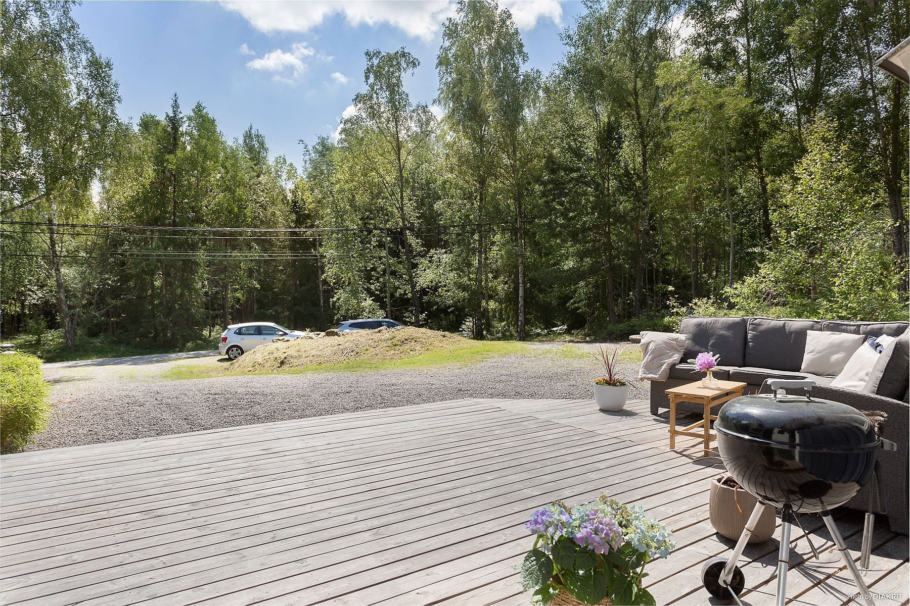 Snygg uppfart med stor potential.