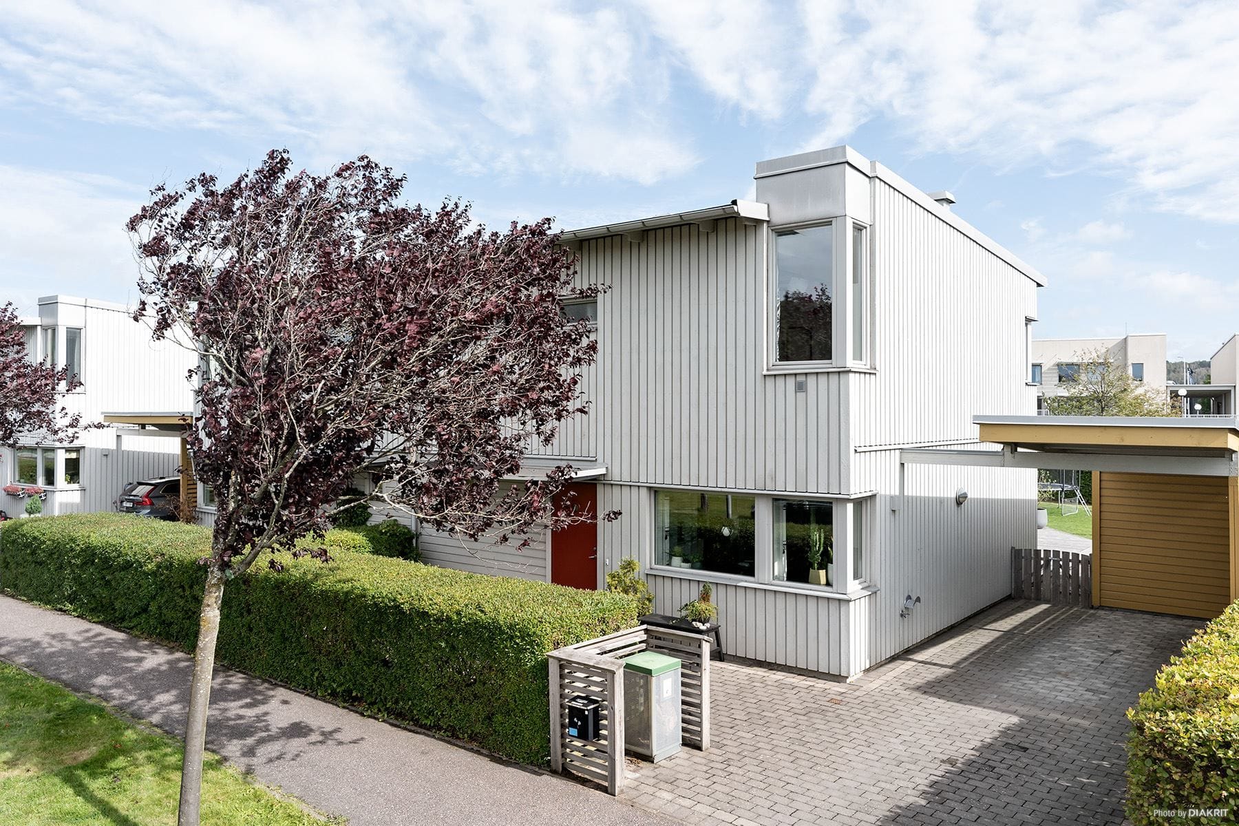 Lupinvägen 14 - Med områdets kanske största trädgård!
