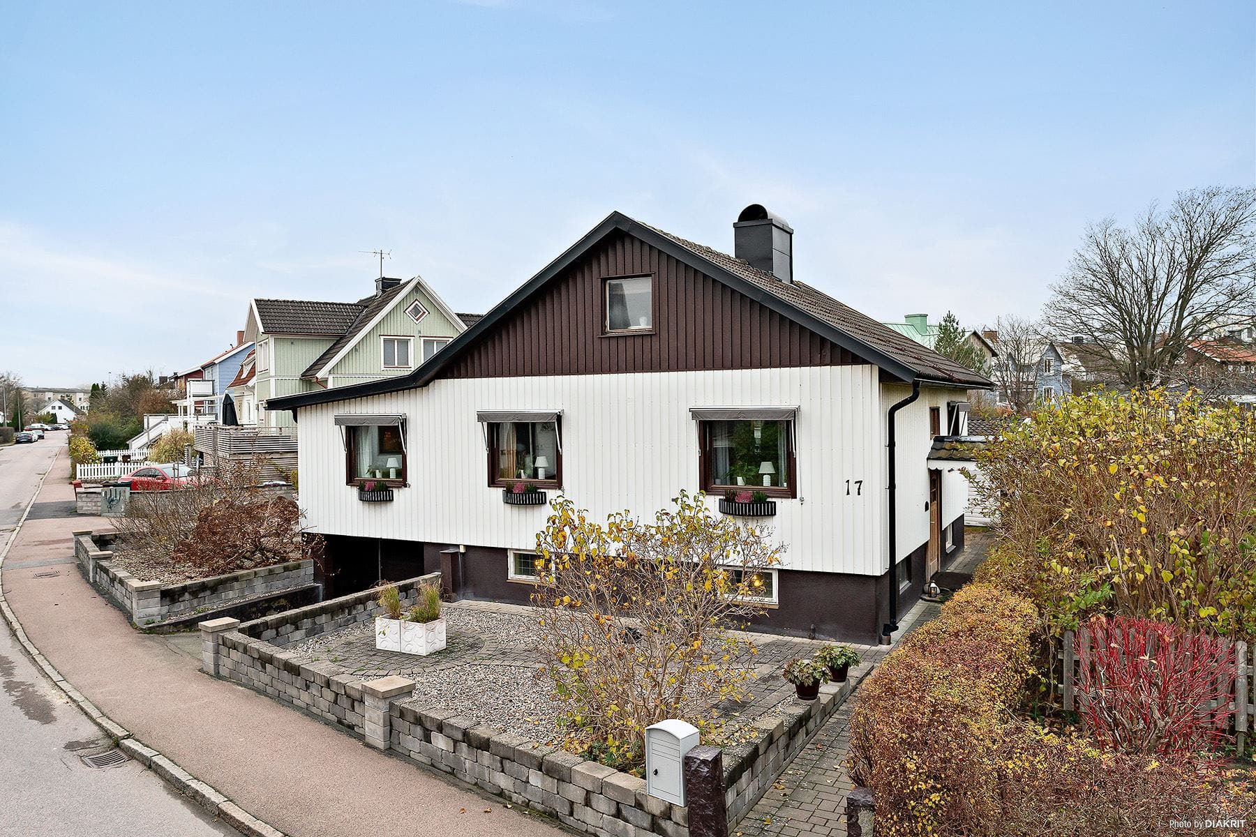 Välkommen till denna friköpta villa med otroligt centralt läge!